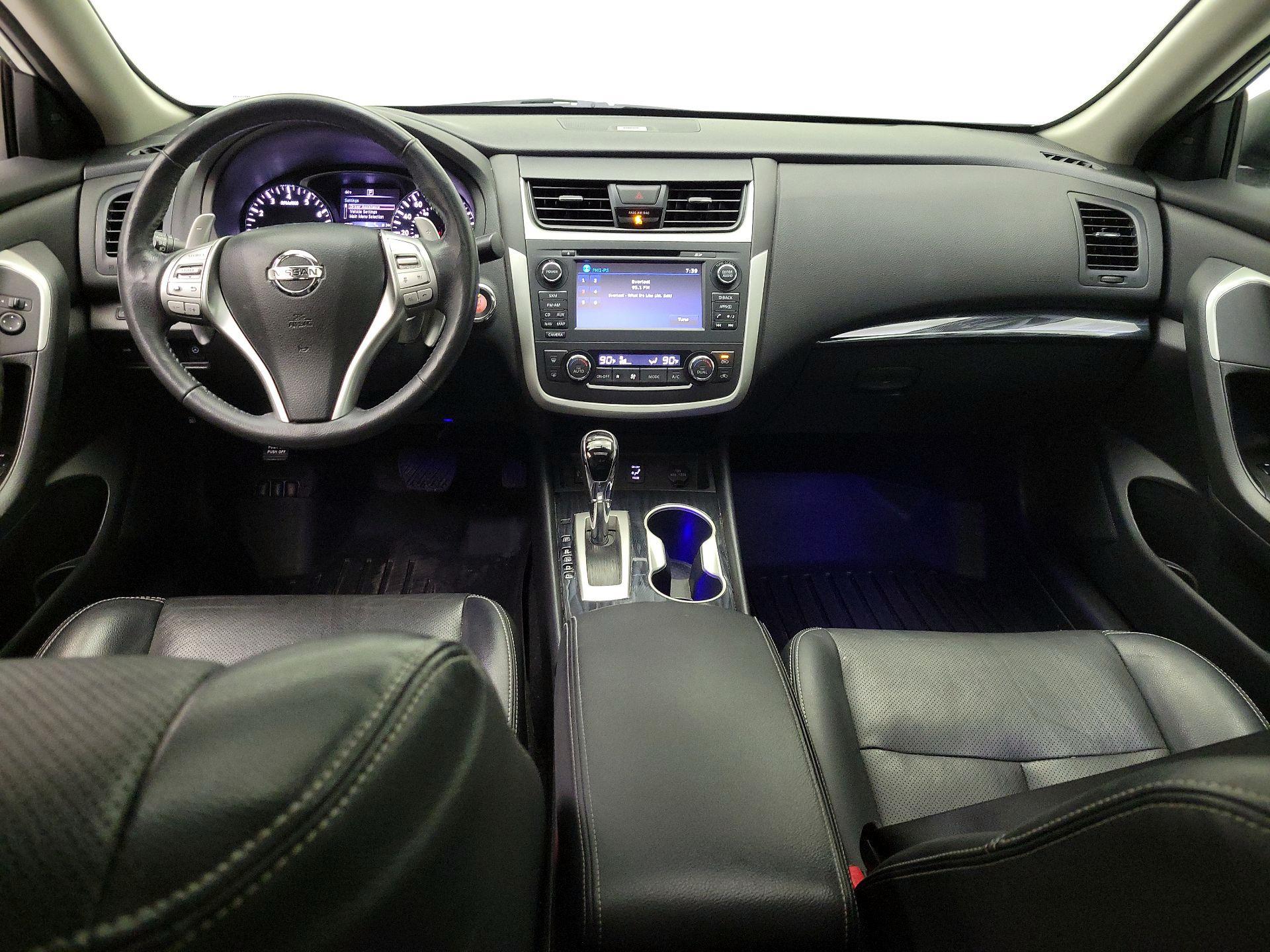 Thumbnail: 2017 Nissan Altima - 9