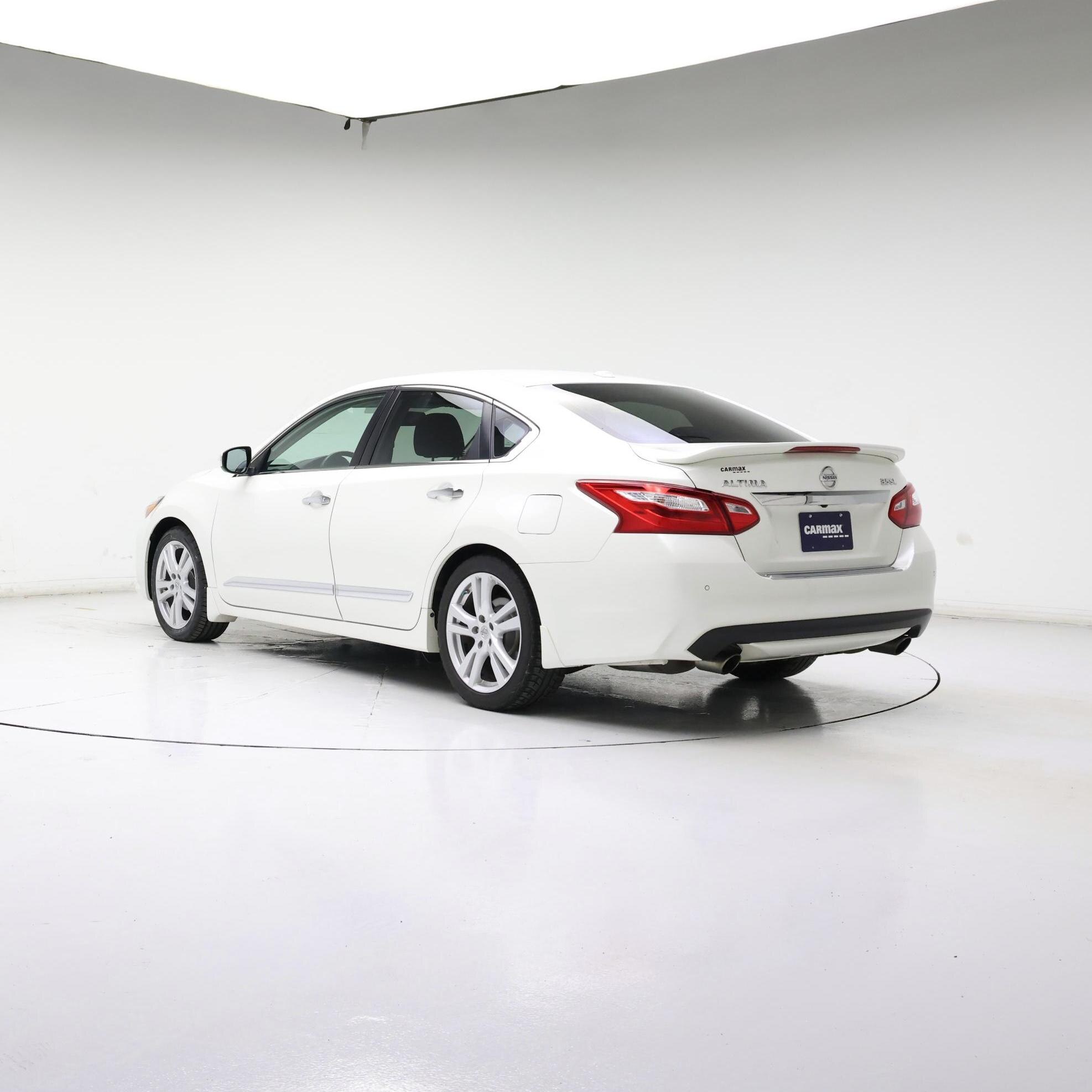 Thumbnail: 2017 Nissan Altima - 2