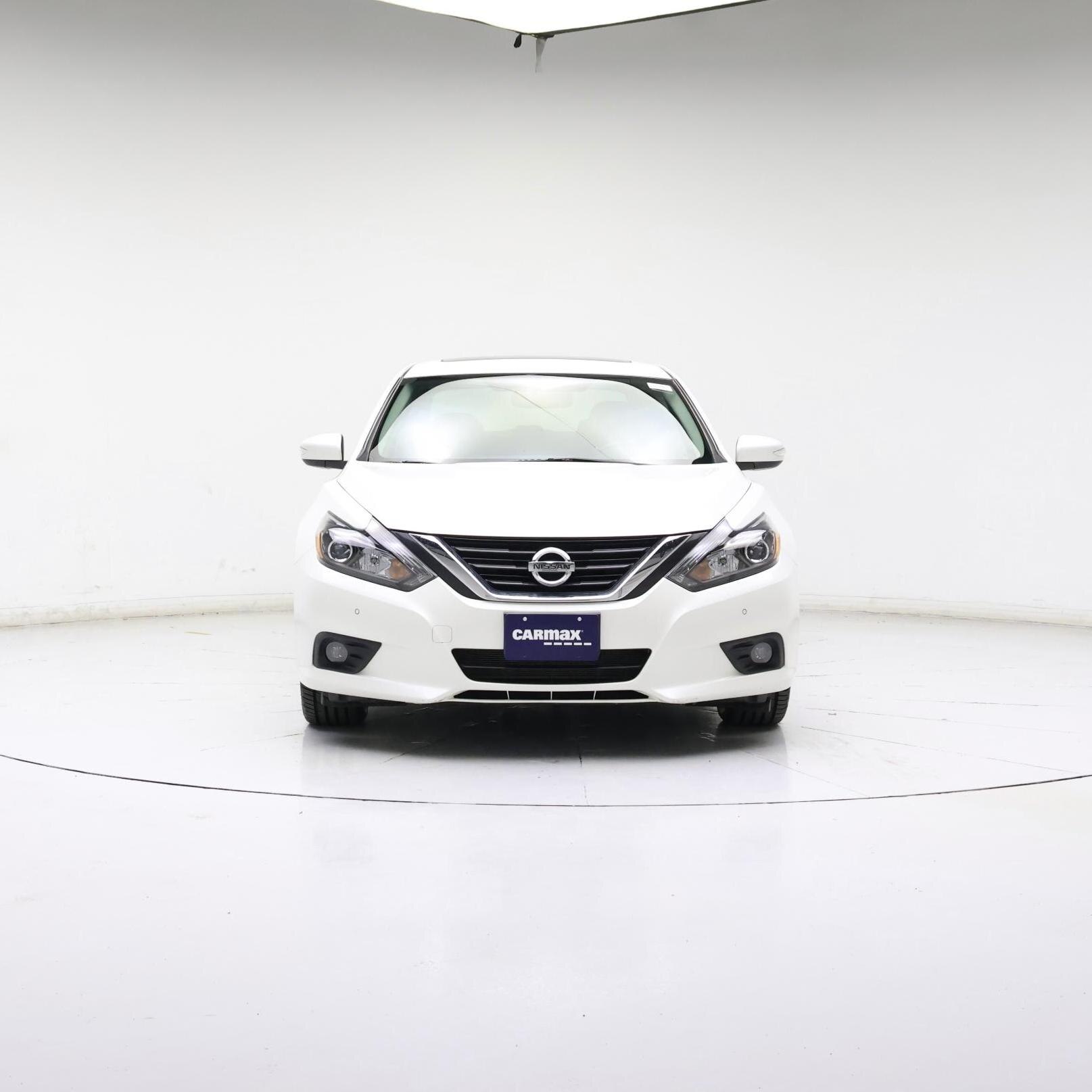 Thumbnail: 2017 Nissan Altima - 5