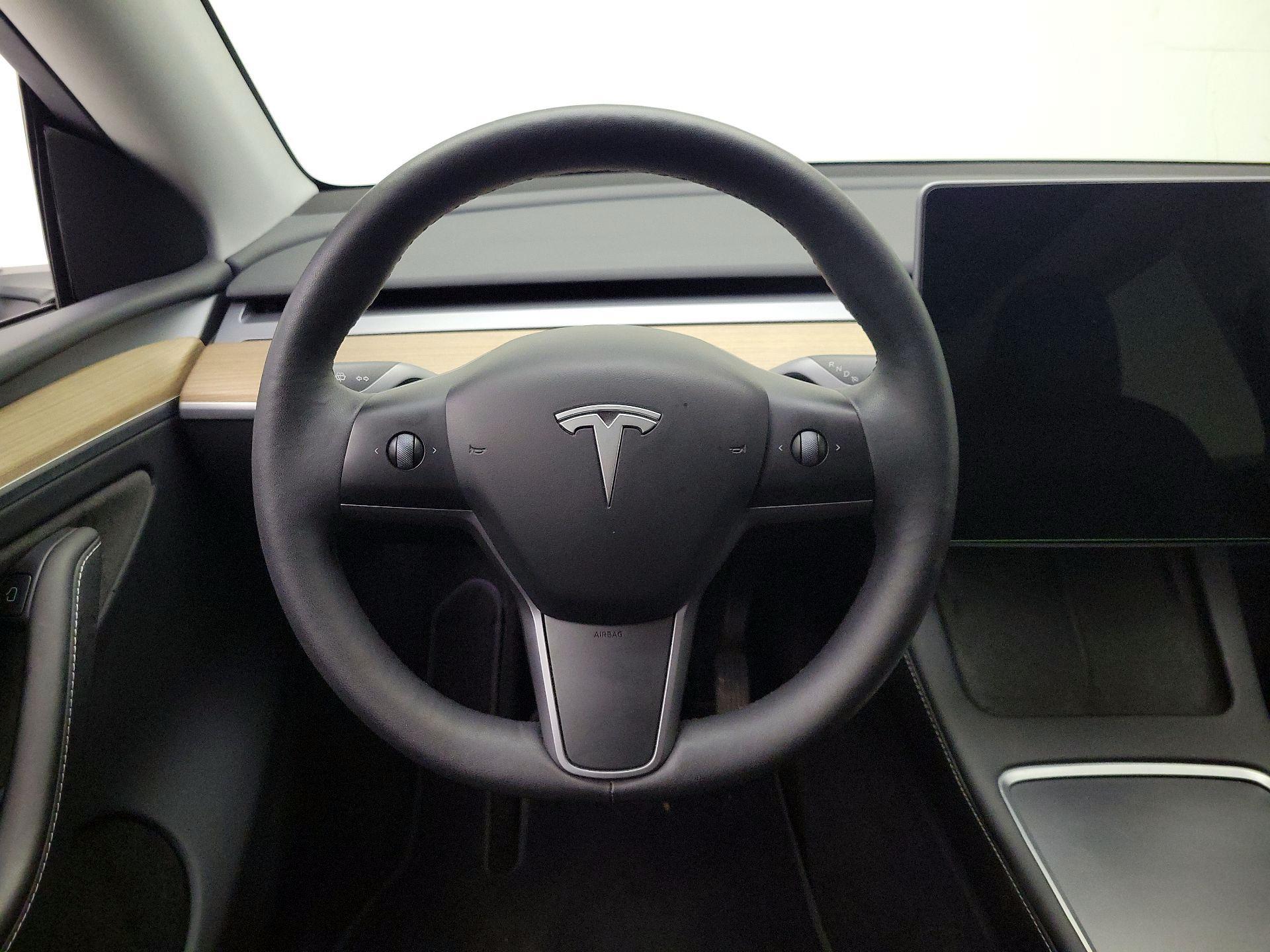 Thumbnail: 2023 Tesla Model Y - 10