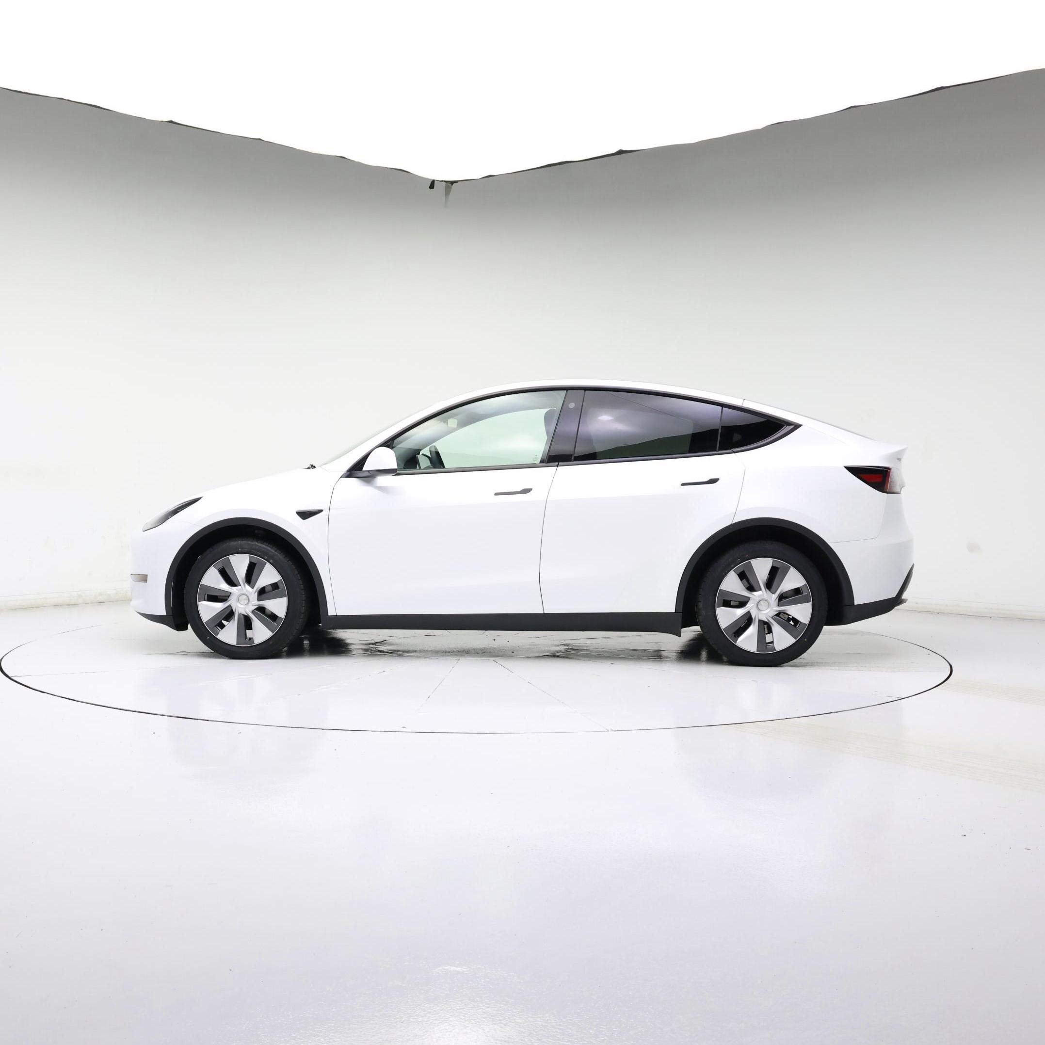 Thumbnail: 2023 Tesla Model Y - 3