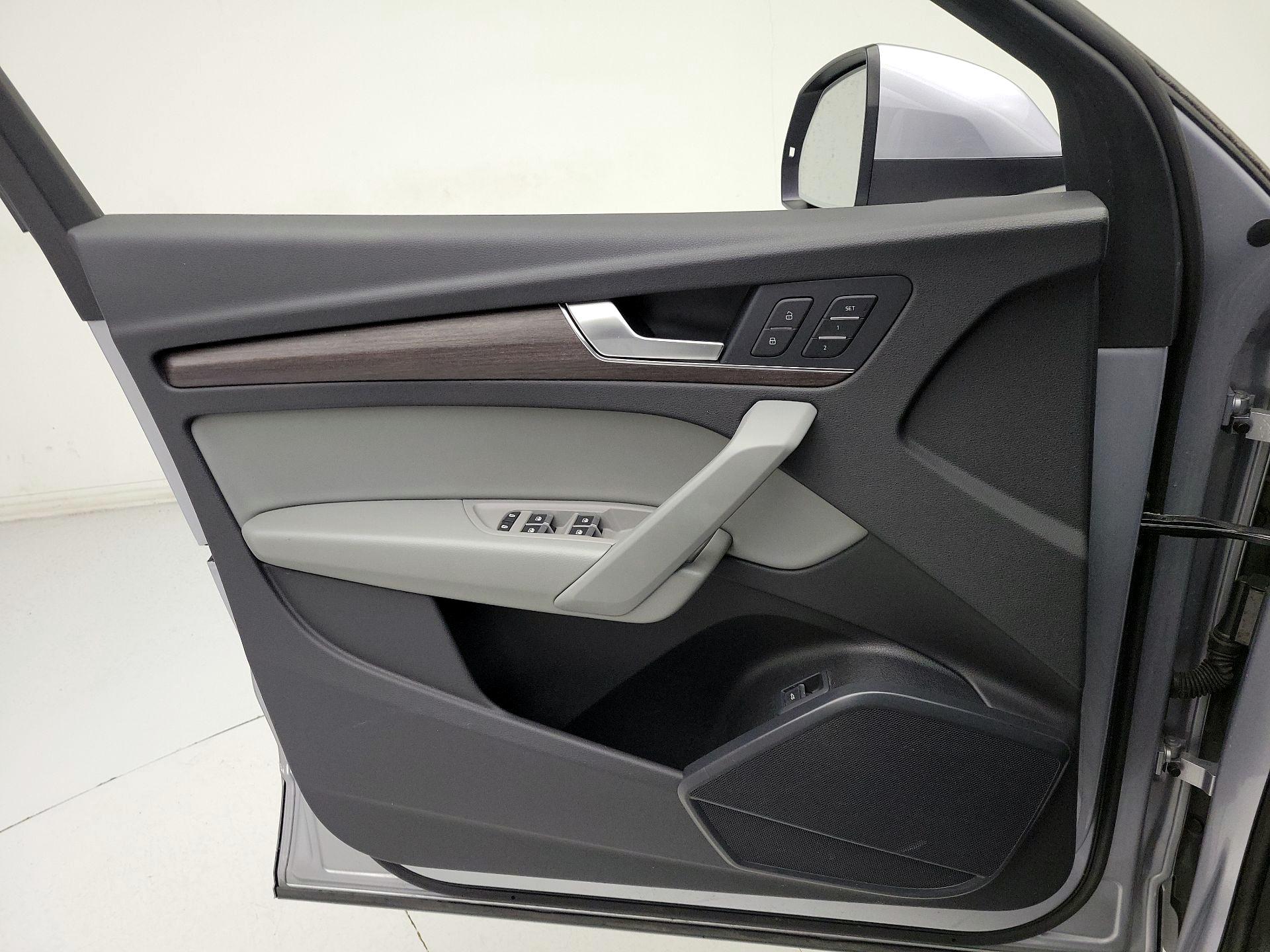 Thumbnail: 2022 Audi Q5 - 12