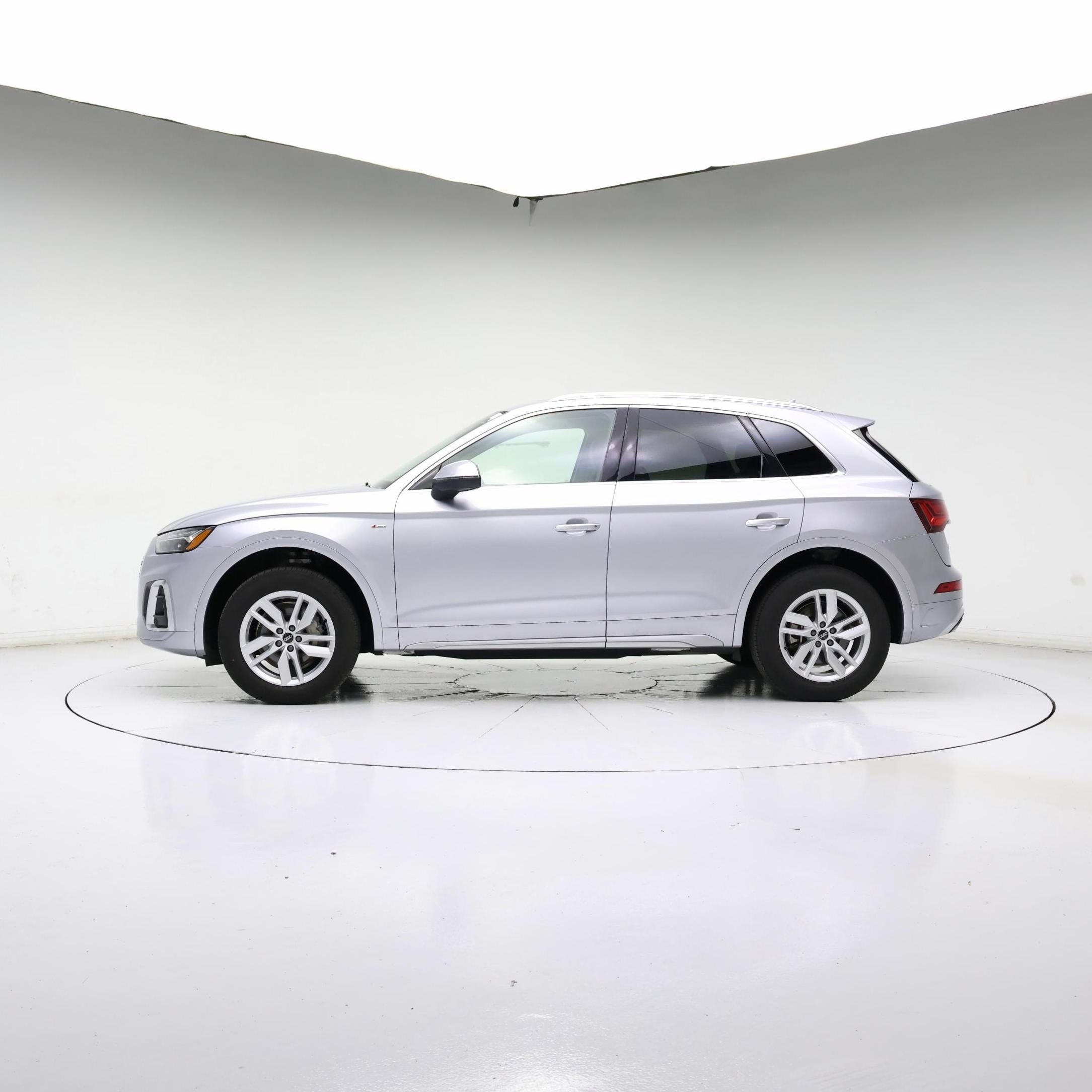 Thumbnail: 2022 Audi Q5 - 3