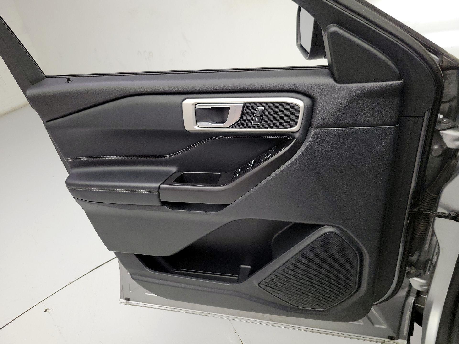 Thumbnail: 2020 Ford Explorer - 12