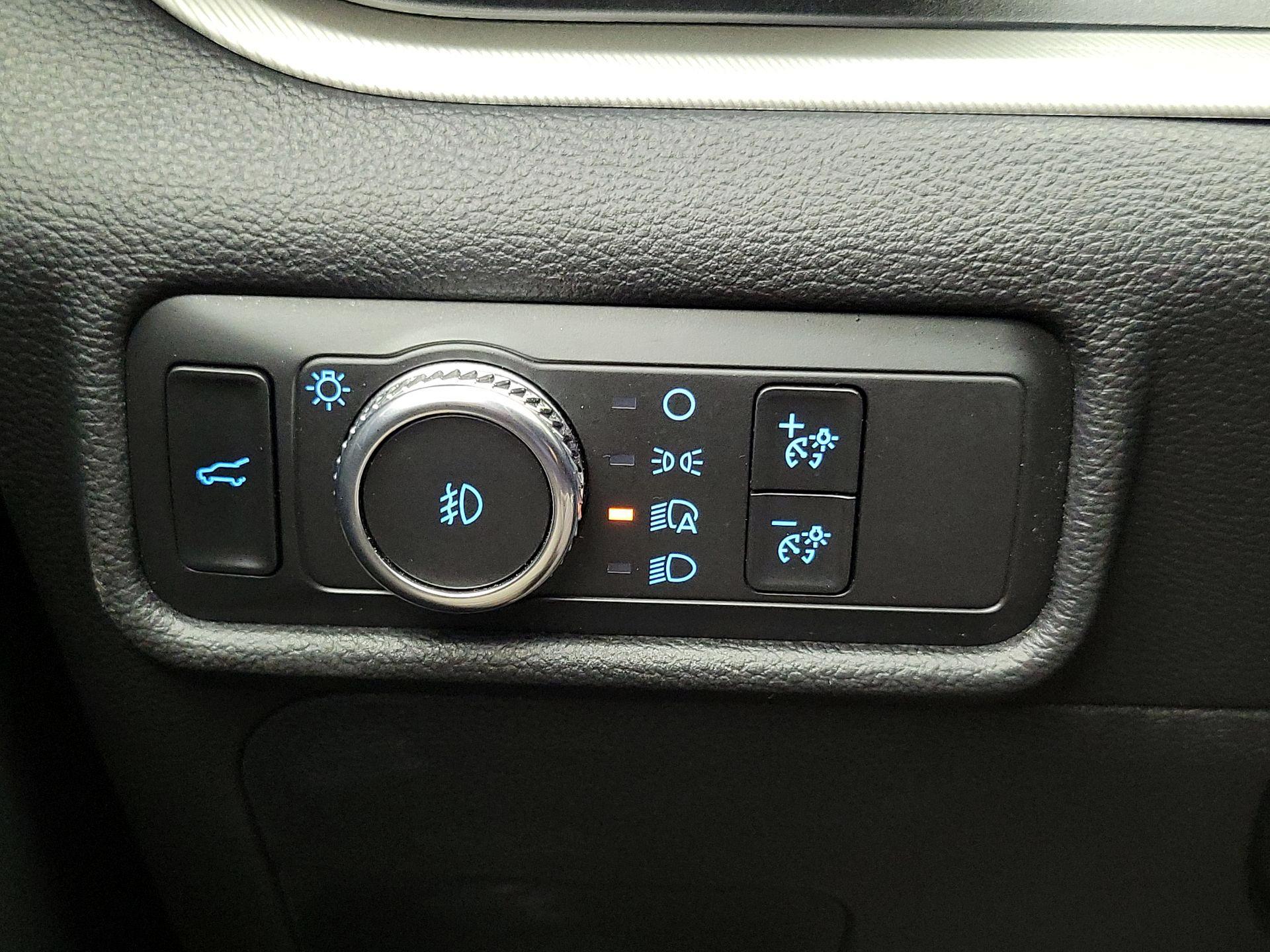 Thumbnail: 2020 Ford Explorer - 13