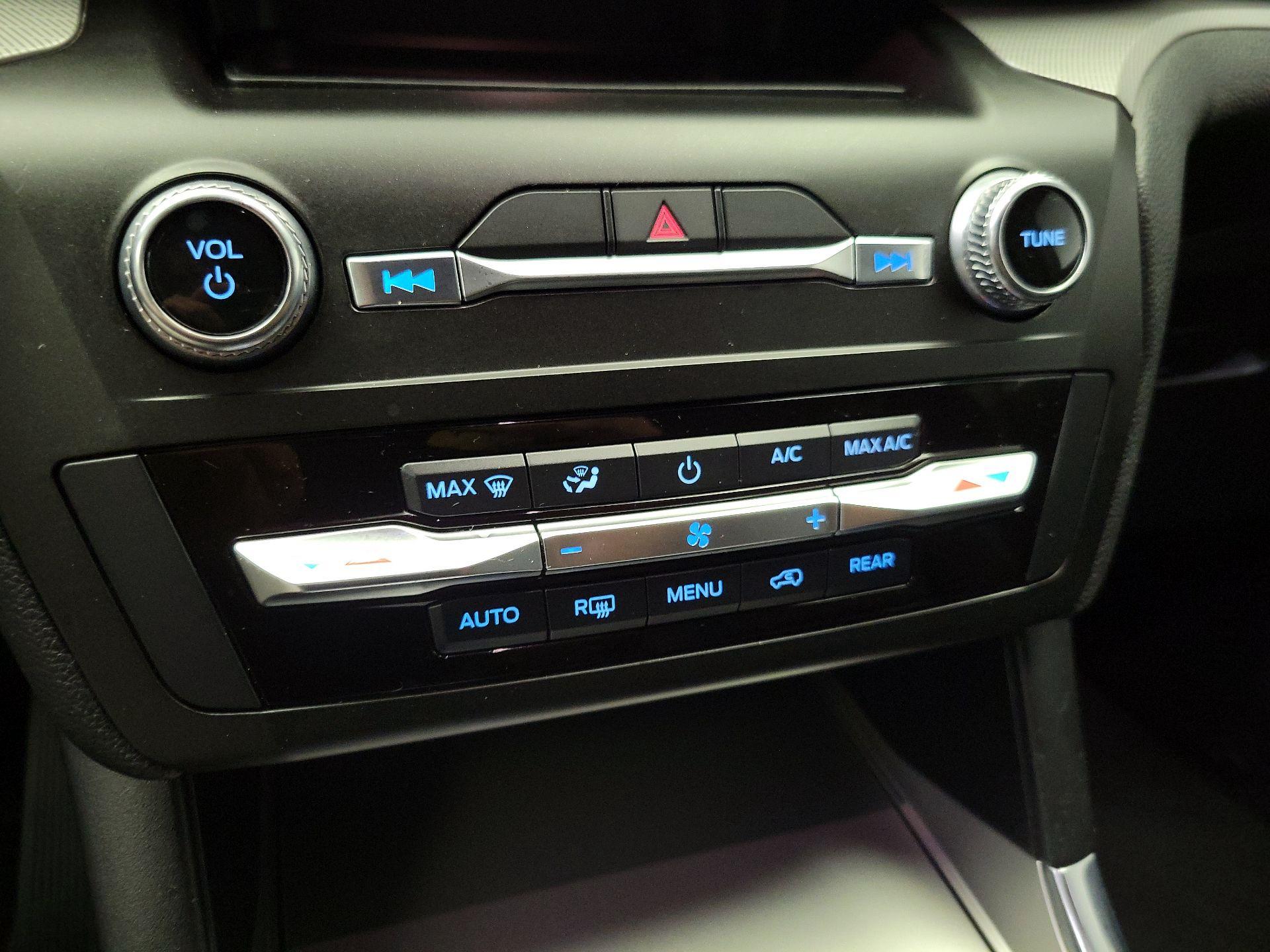 Thumbnail: 2020 Ford Explorer - 16