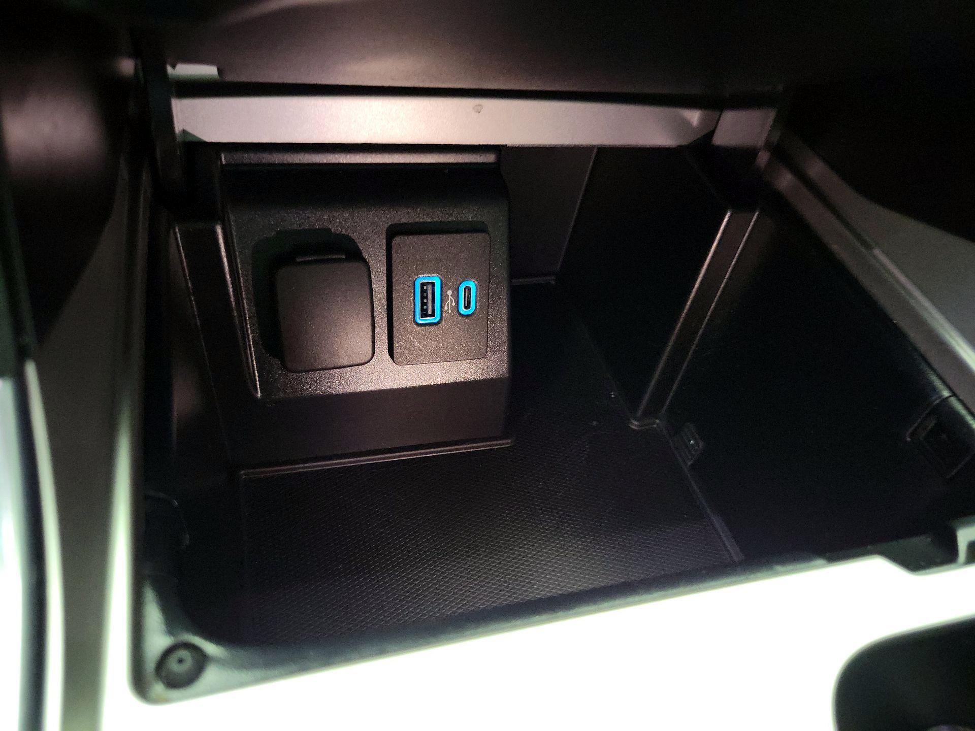 Thumbnail: 2020 Ford Explorer - 18