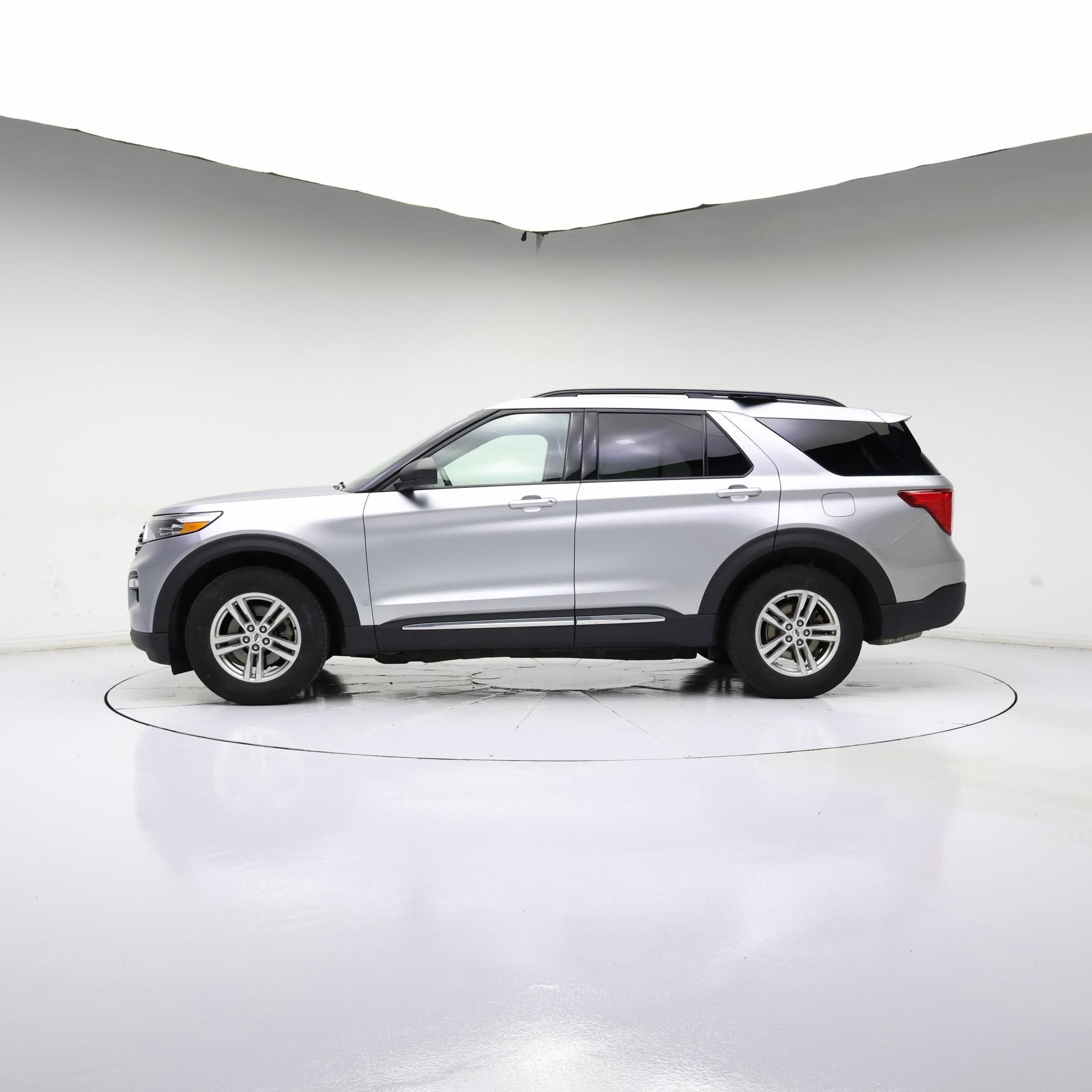 Thumbnail: 2020 Ford Explorer - 3