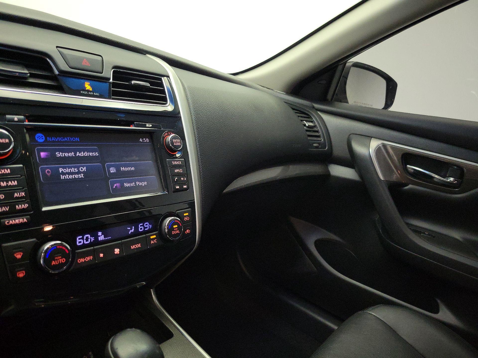 Thumbnail: 2014 Nissan Altima - 12