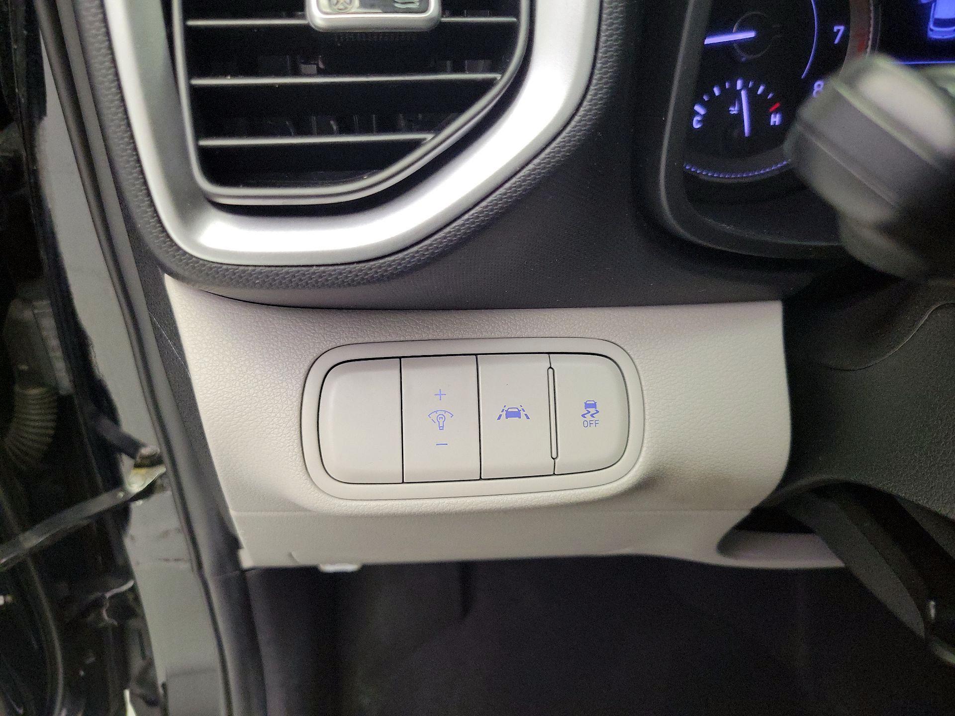 Thumbnail: 2020 Hyundai Venue - 13