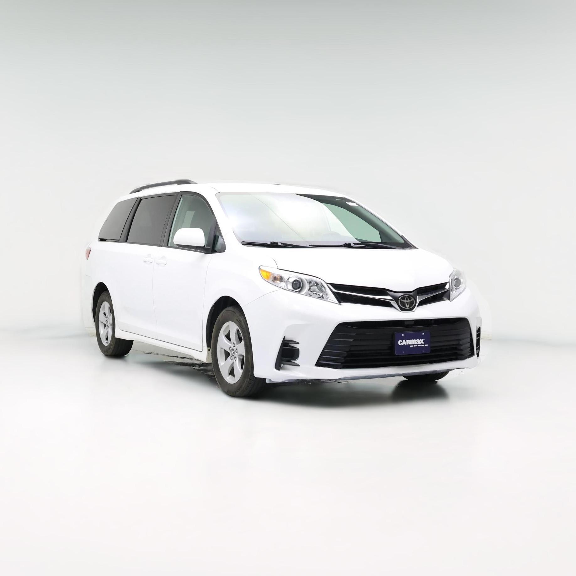 Thumbnail: 2019 Toyota Sienna - 1