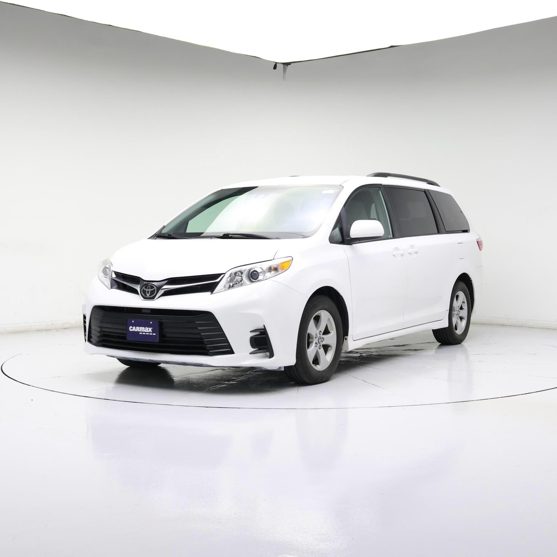 Thumbnail: 2019 Toyota Sienna - 4