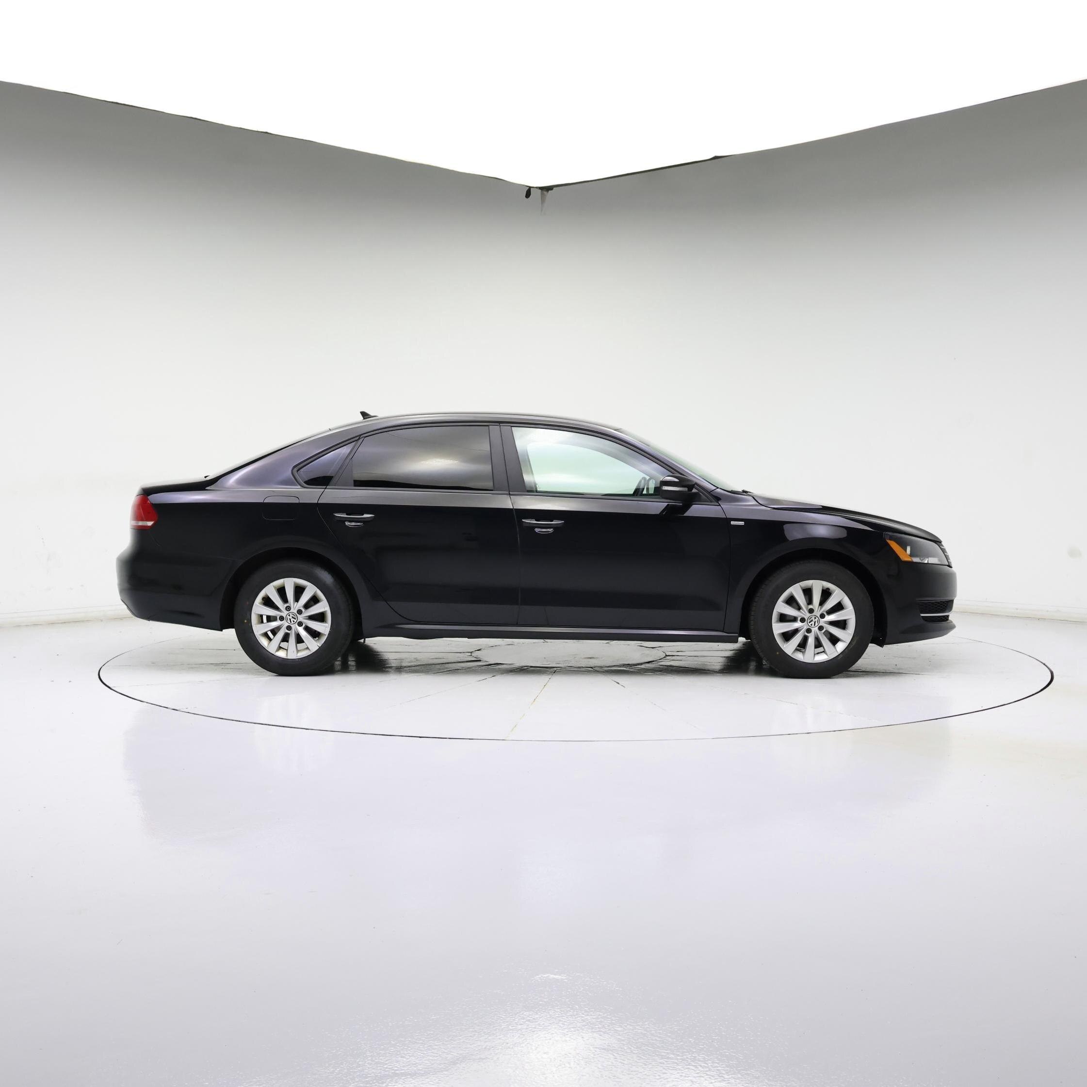 Thumbnail: 2015 Volkswagen Passat - 7