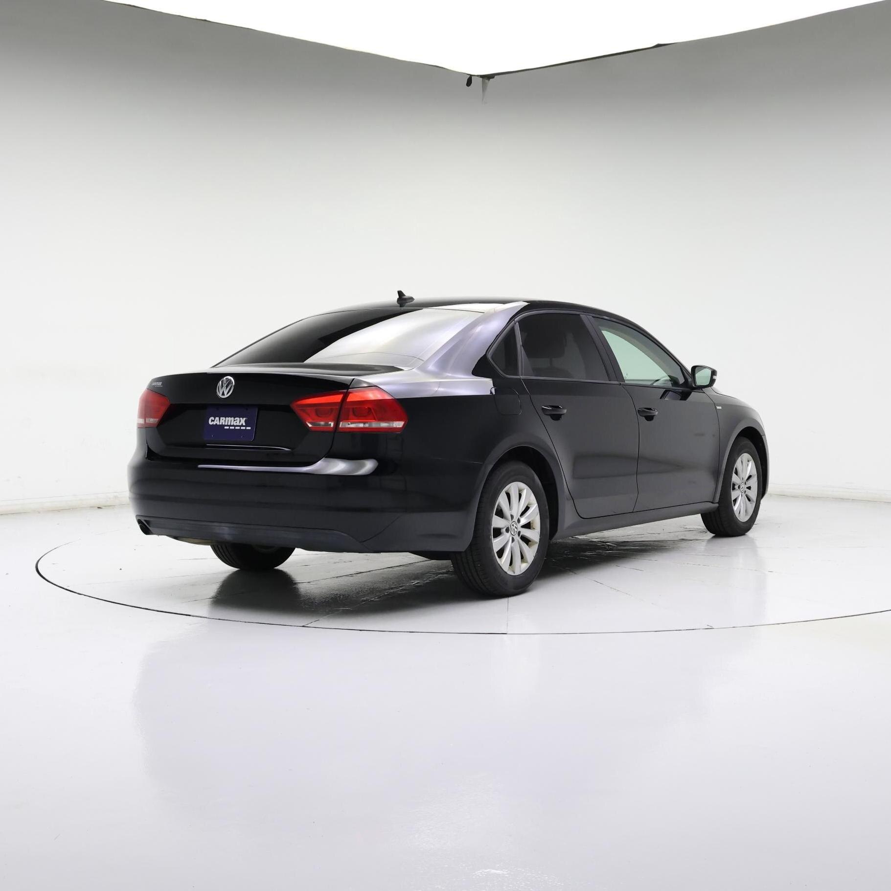 Thumbnail: 2015 Volkswagen Passat - 8