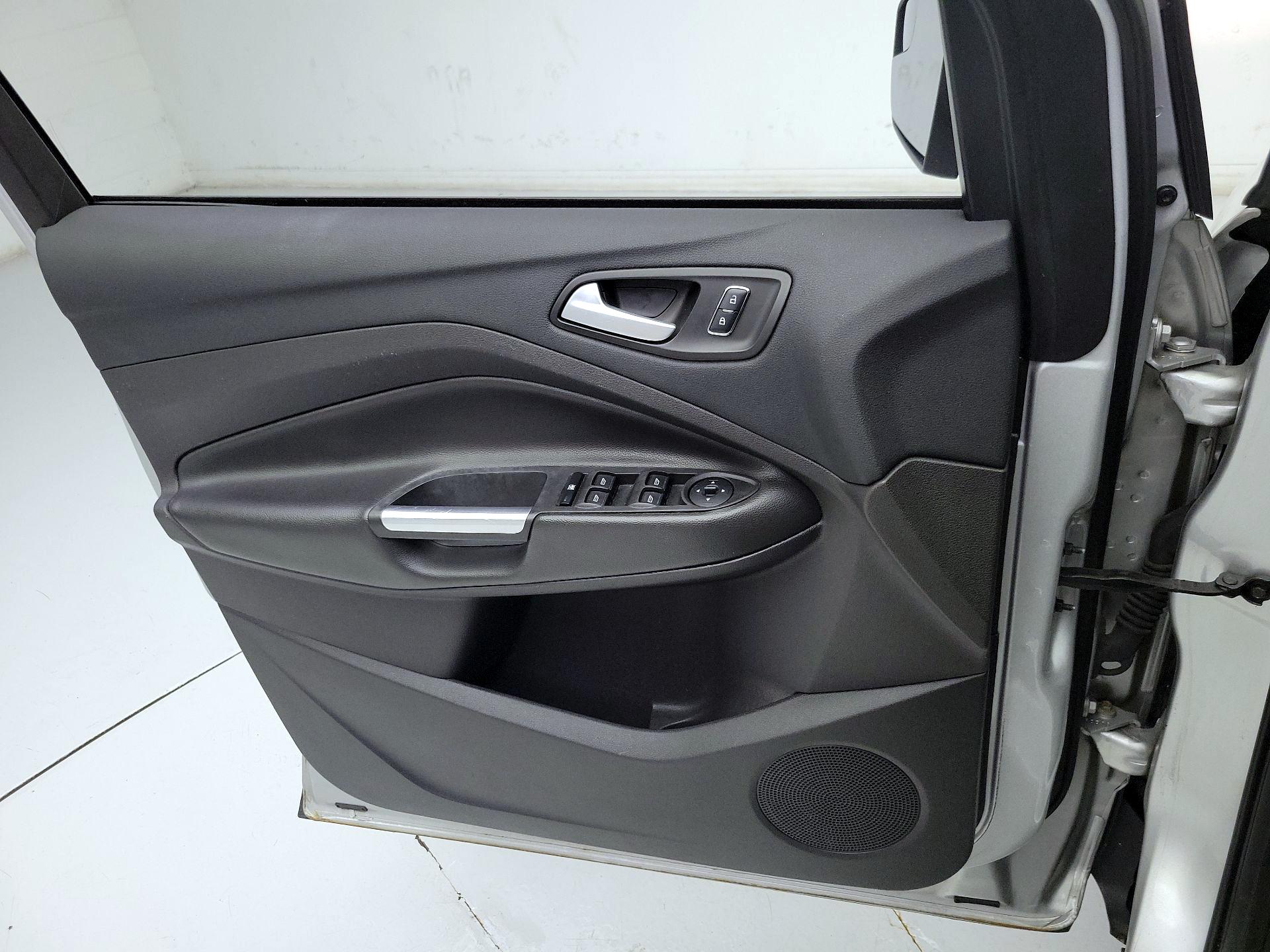 Thumbnail: 2016 Ford Escape - 12