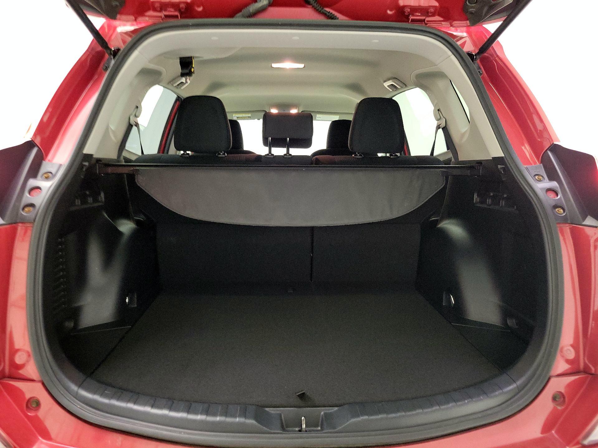 Thumbnail: 2017 Toyota RAV4 - 18