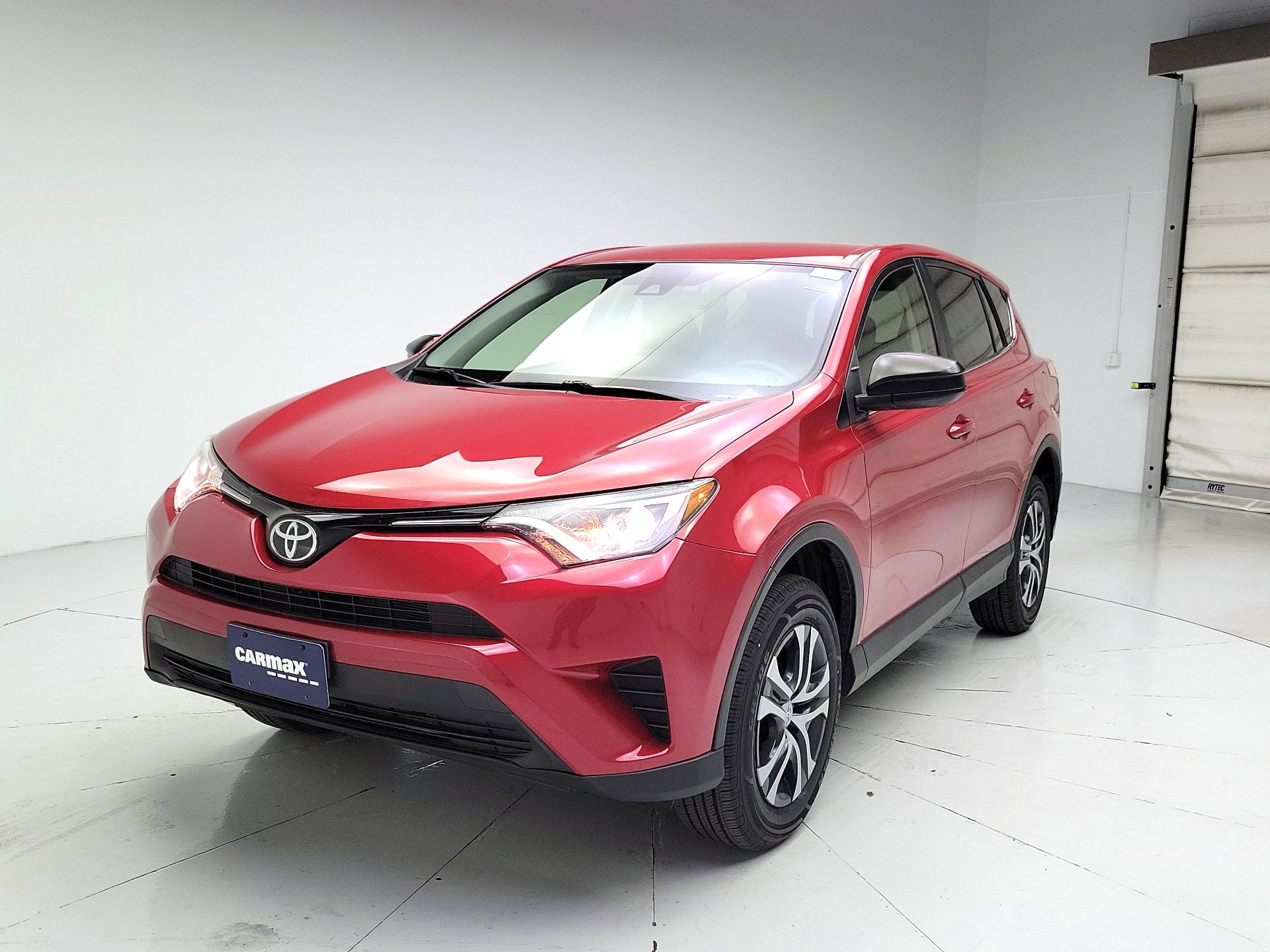 Thumbnail: 2017 Toyota RAV4 - 3