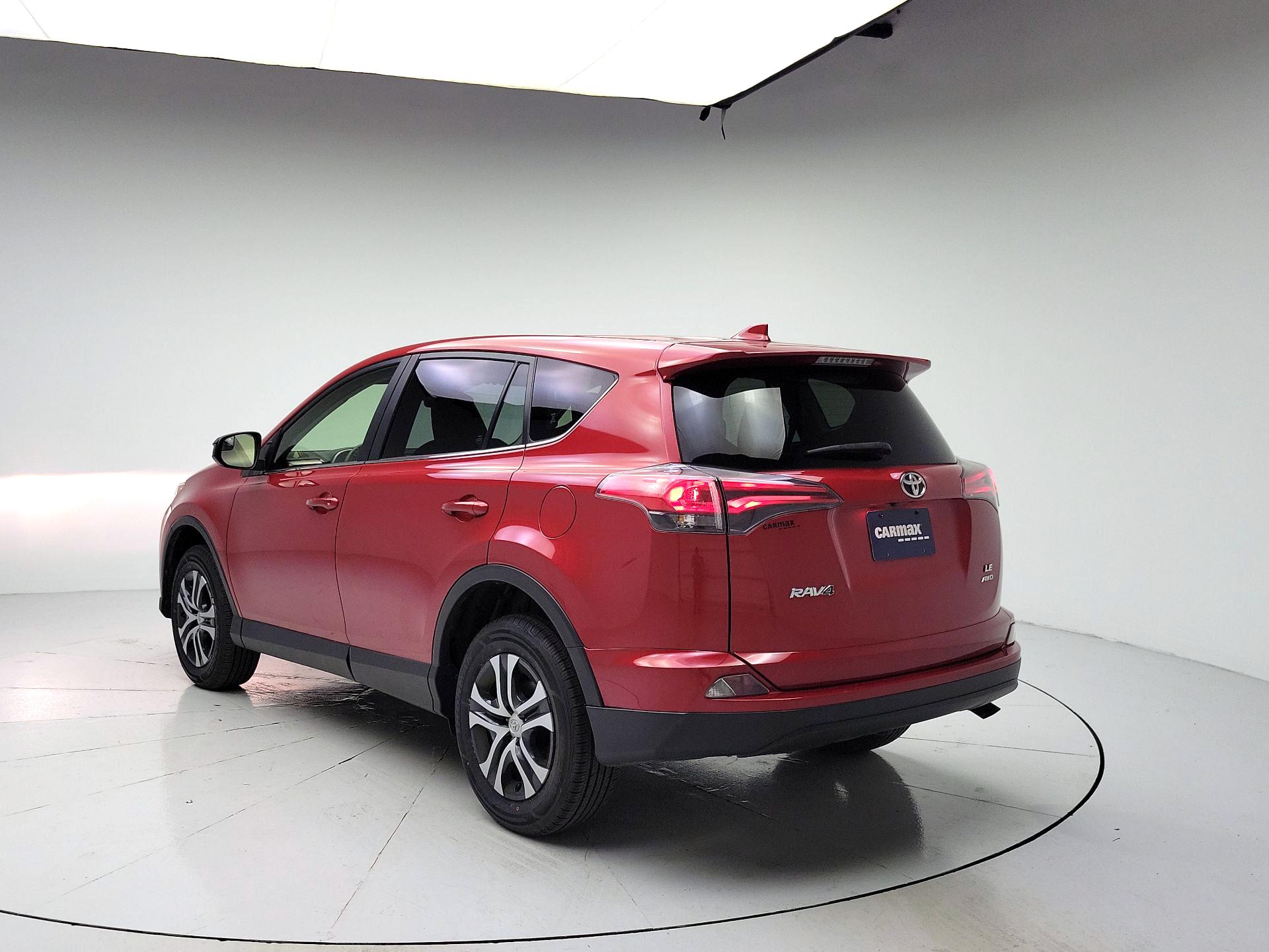 Thumbnail: 2017 Toyota RAV4 - 7