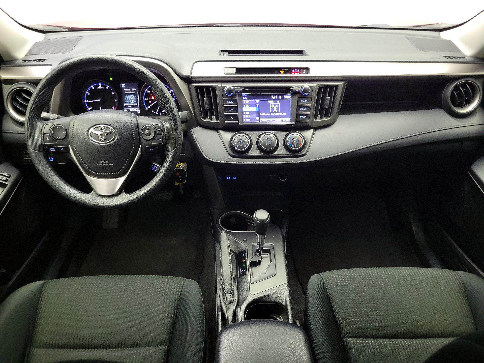 Thumbnail: 2017 Toyota RAV4 - 8
