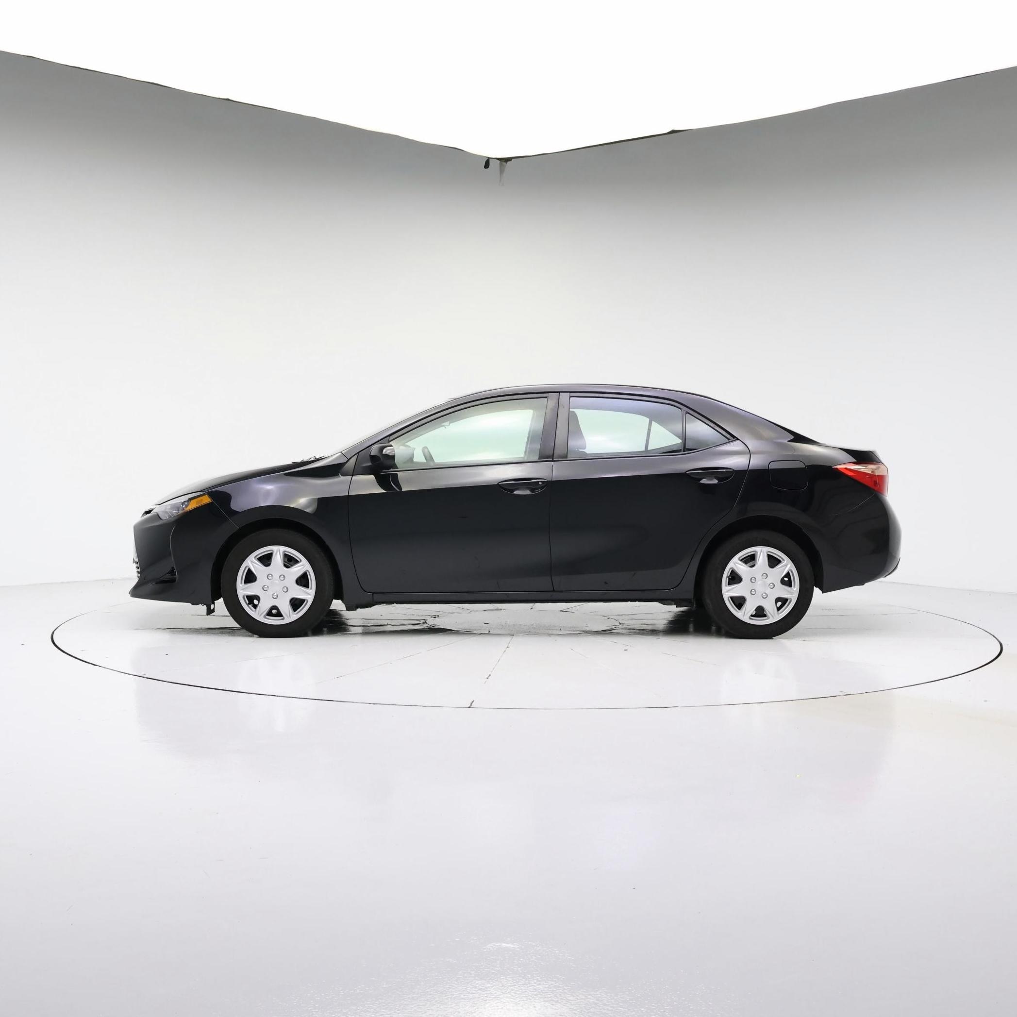 Thumbnail: 2018 Toyota Corolla - 3