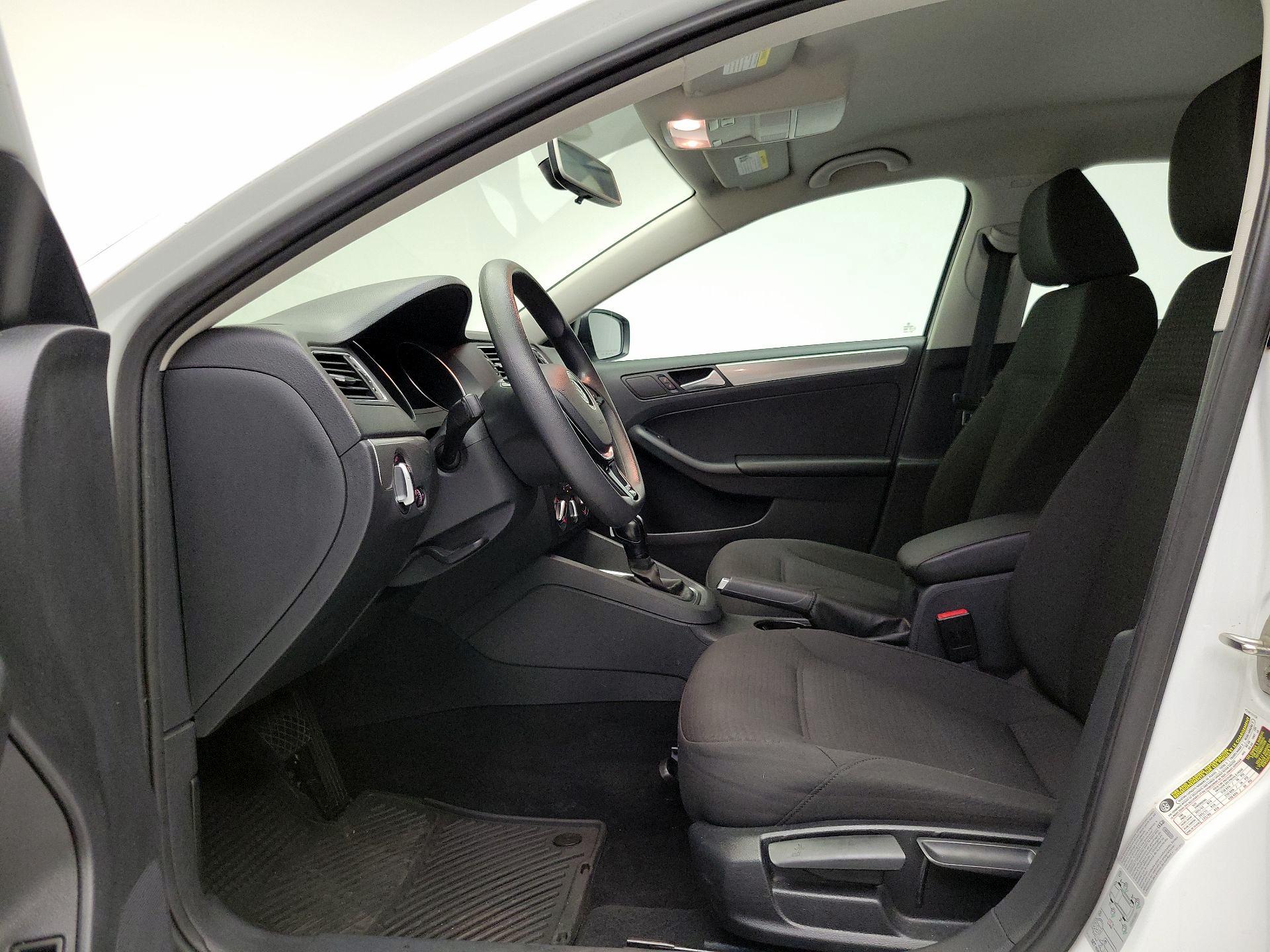 Thumbnail: 2015 Volkswagen Jetta - 11