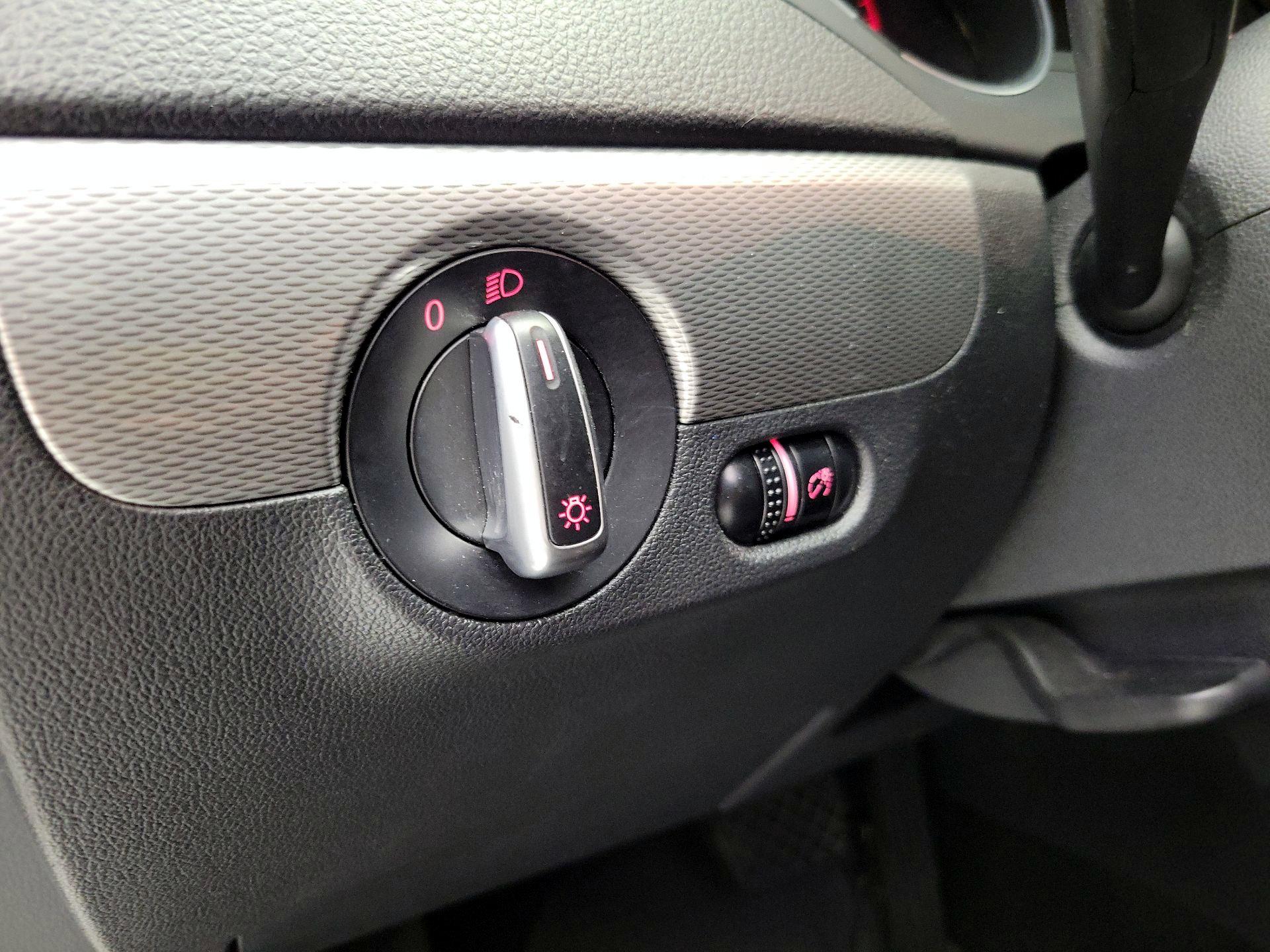 Thumbnail: 2015 Volkswagen Jetta - 13