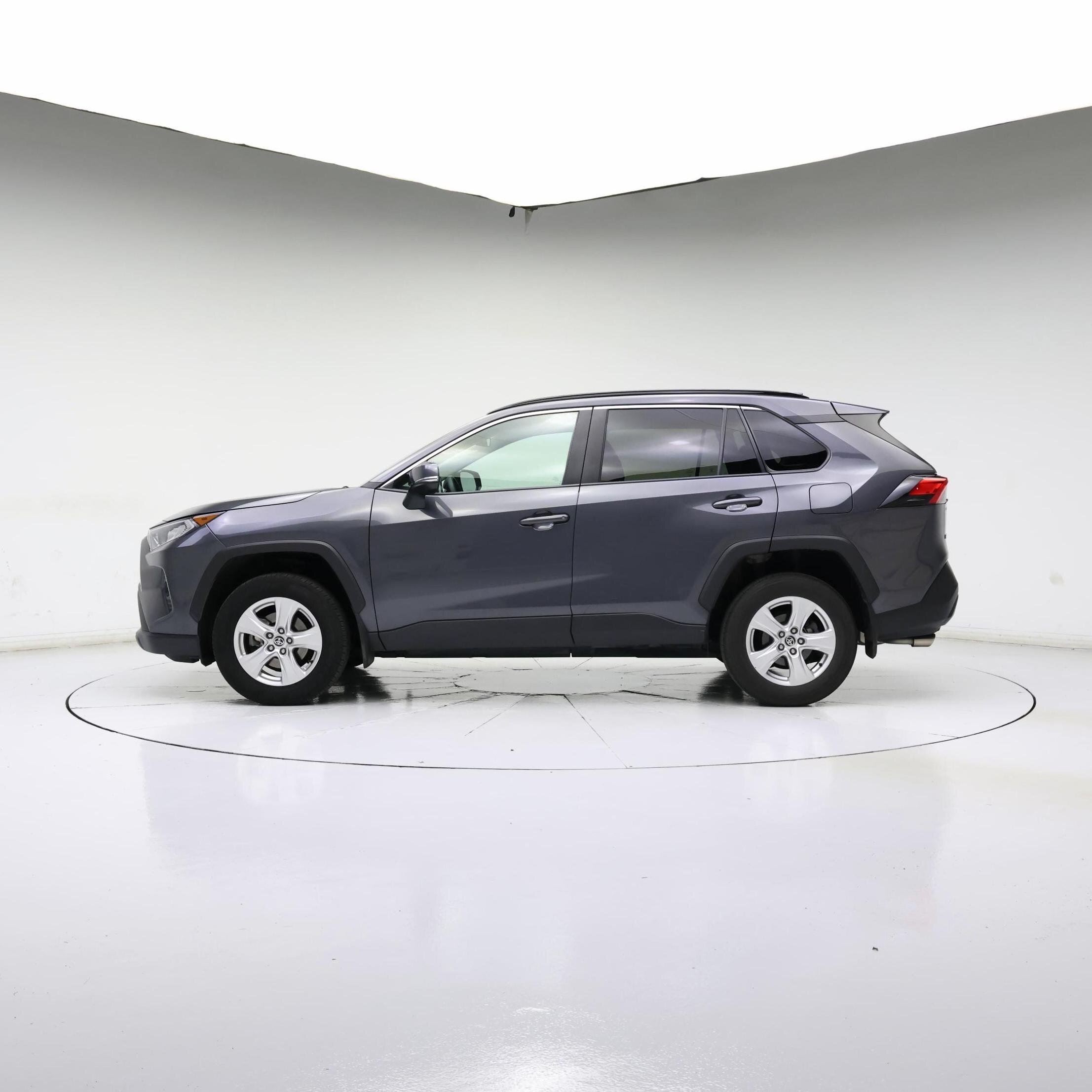 Thumbnail: 2021 Toyota RAV4 - 3
