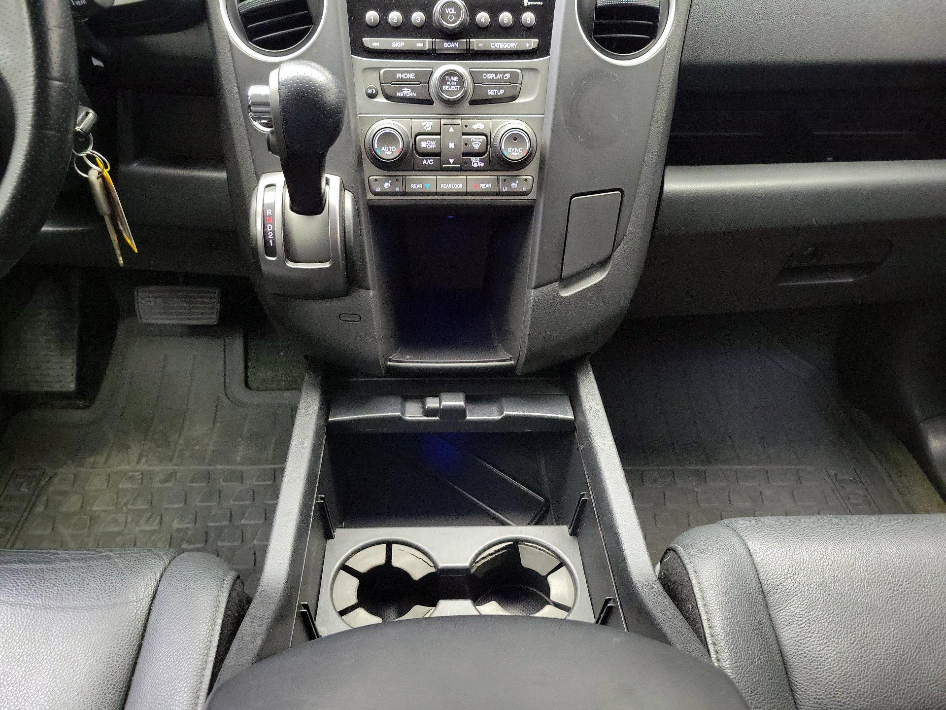 Thumbnail: 2014 Honda Pilot - 17