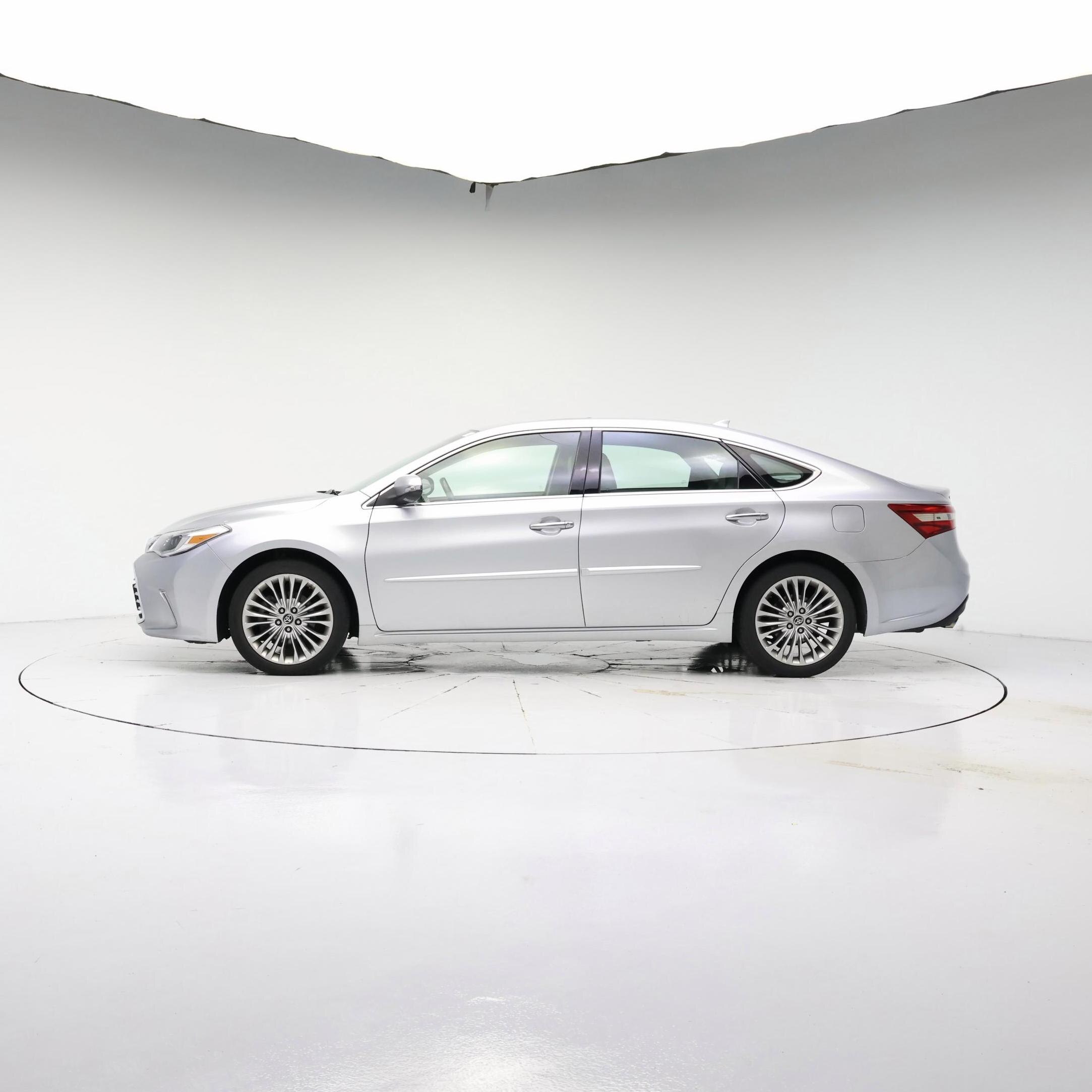 Thumbnail: 2018 Toyota Avalon - 3
