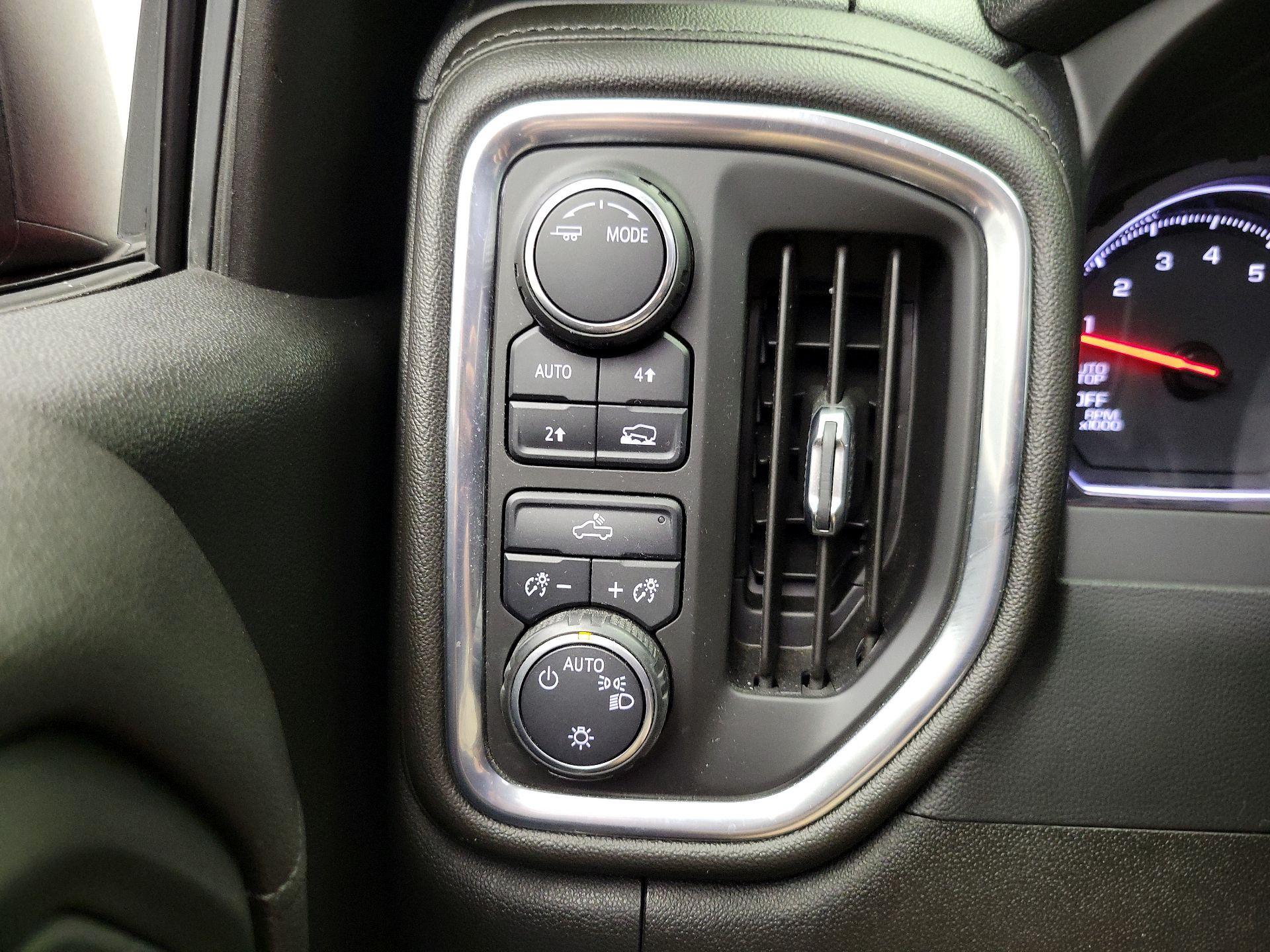 Thumbnail: 2020 Chevrolet Silverado 1500 - 13