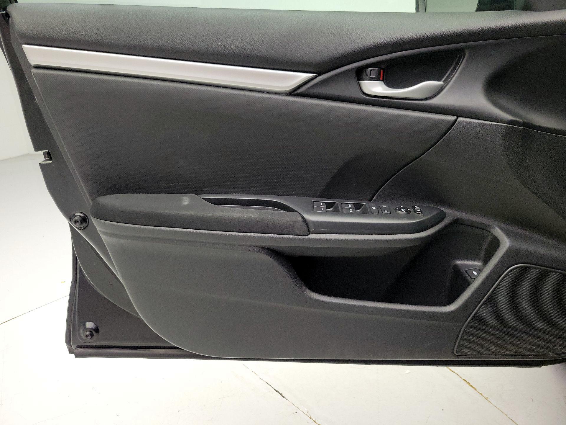 Thumbnail: 2017 Honda Civic - 12