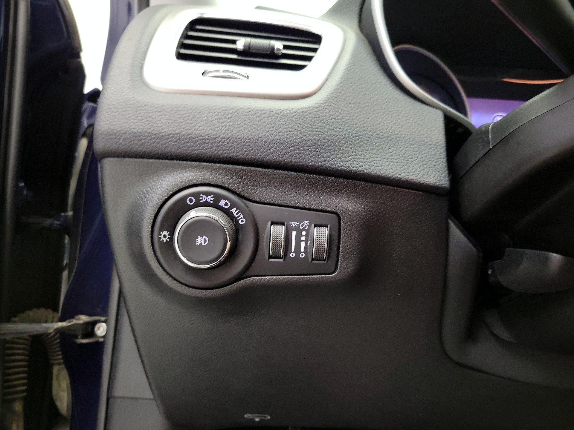 Thumbnail: 2017 Jeep Compass - 13