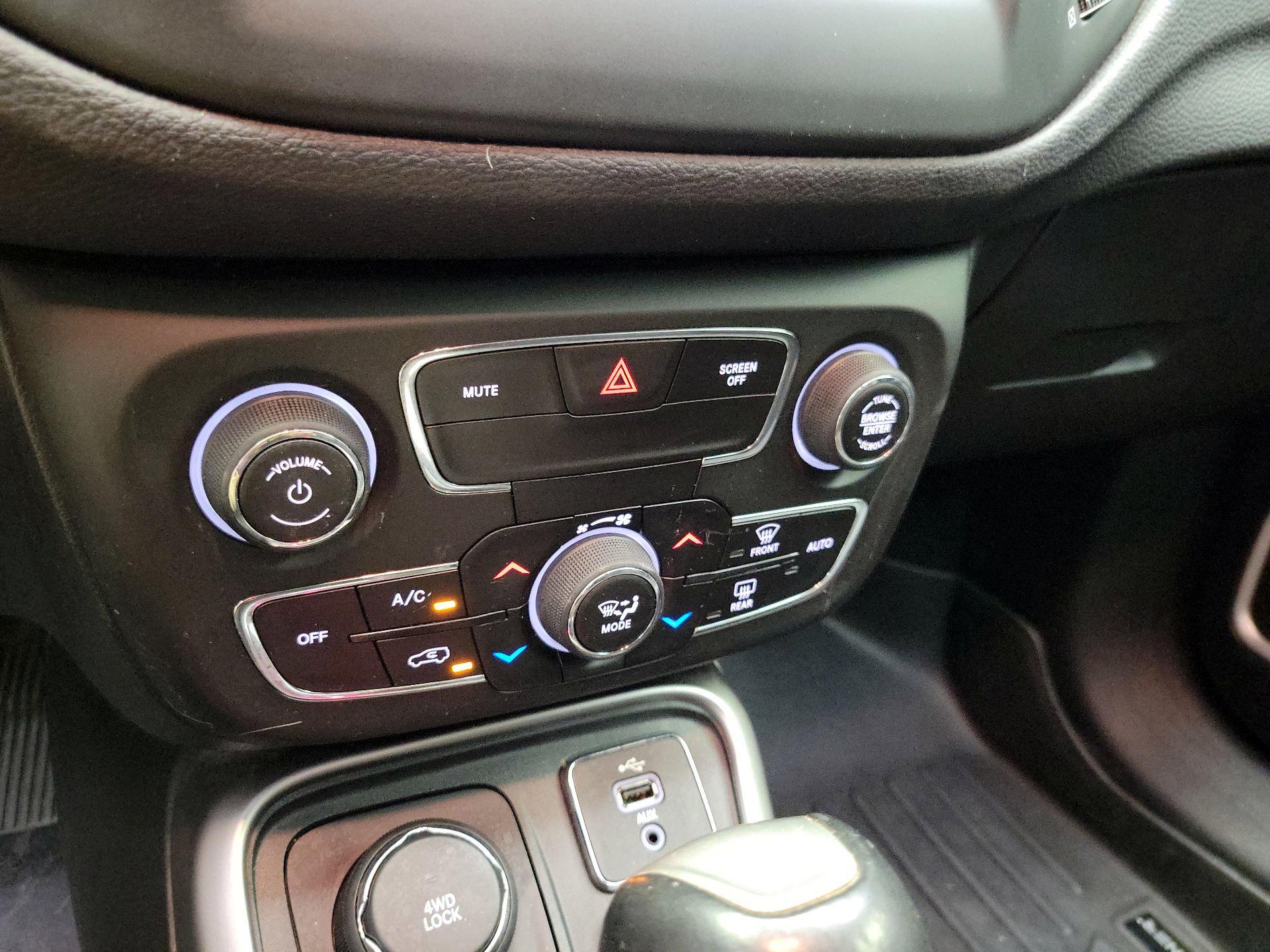 Thumbnail: 2017 Jeep Compass - 16