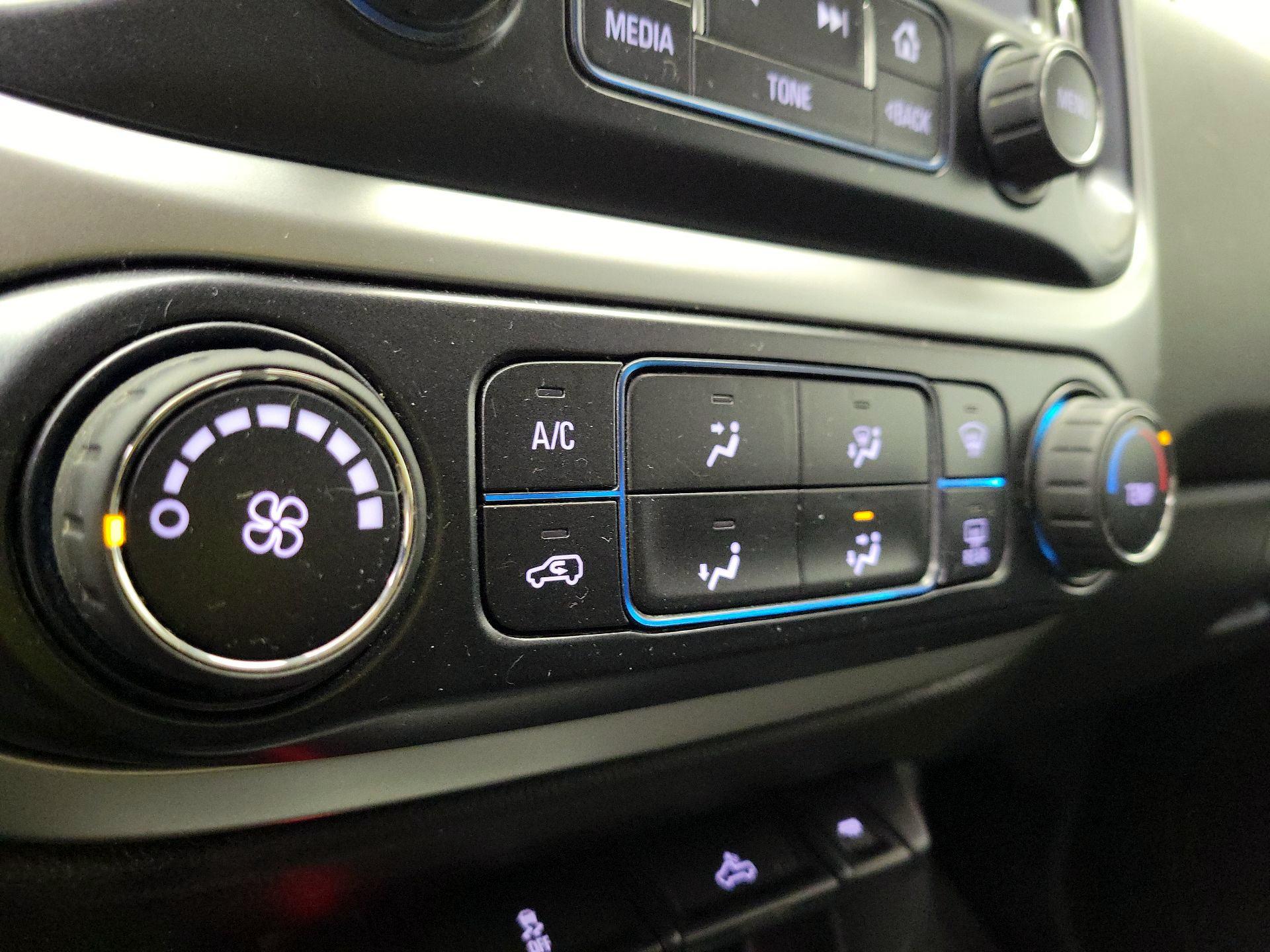 Thumbnail: 2016 Chevrolet Colorado - 16