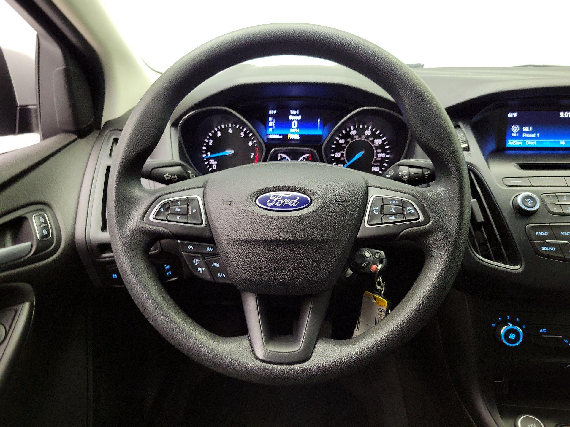 Thumbnail: 2016 Ford Focus - 10