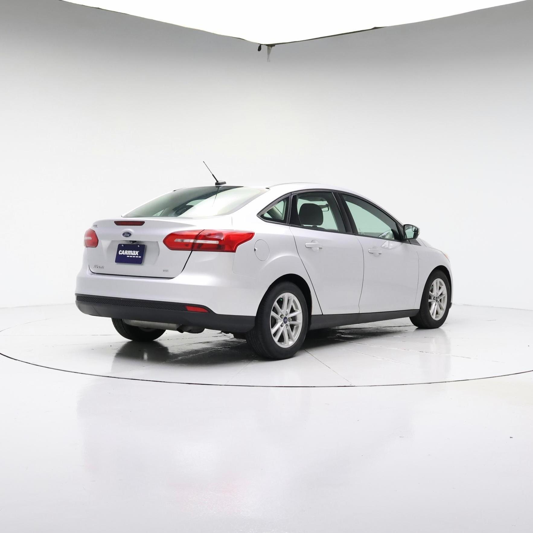 Thumbnail: 2016 Ford Focus - 8