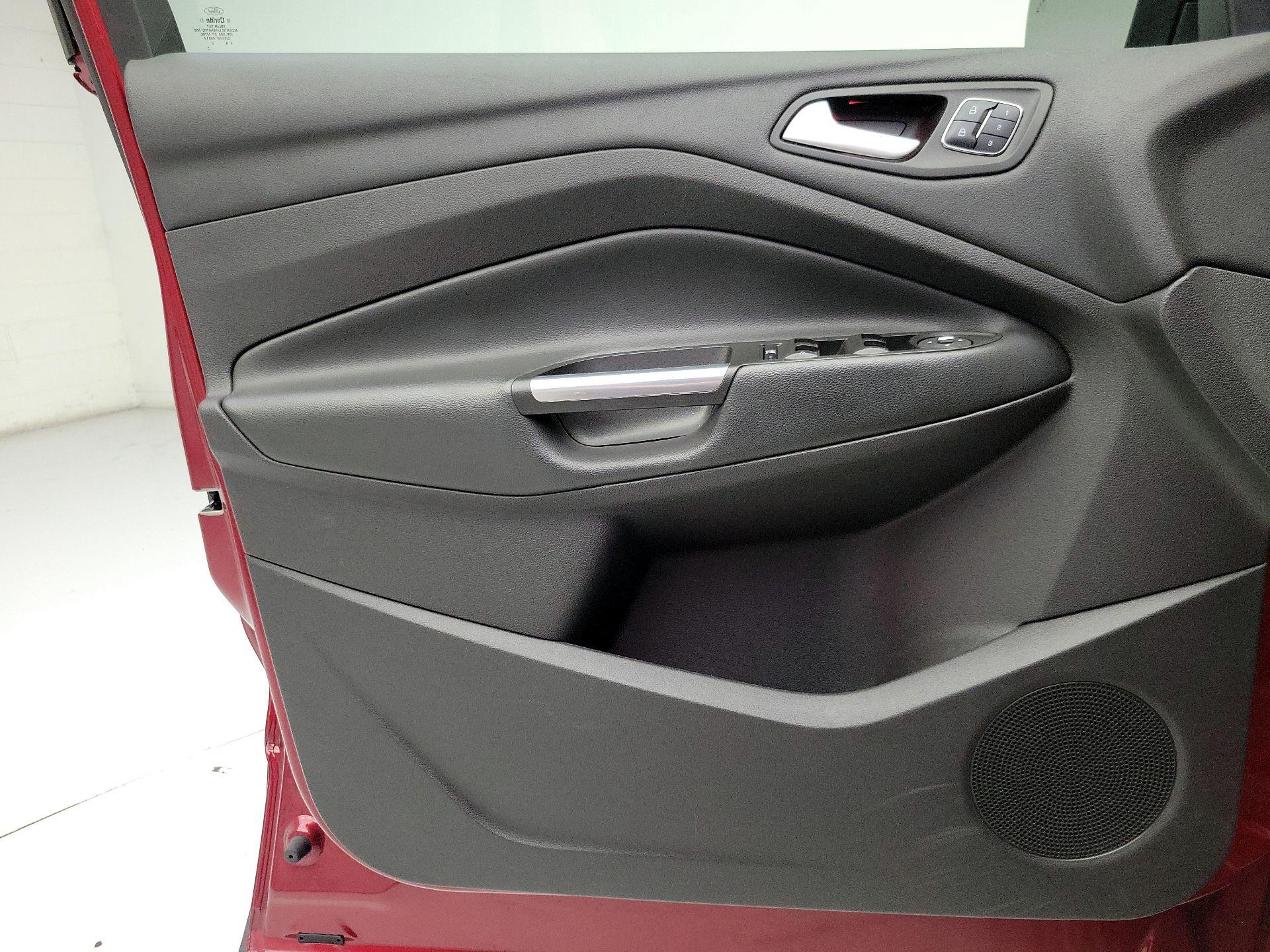 Thumbnail: 2015 Ford Escape - 12