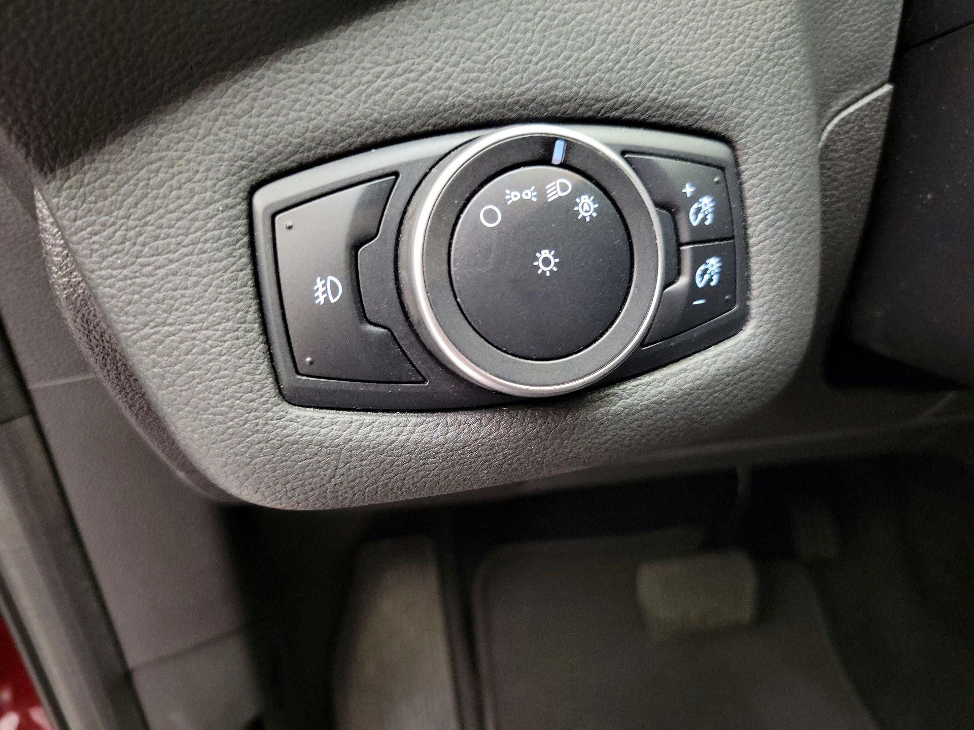 Thumbnail: 2015 Ford Escape - 13