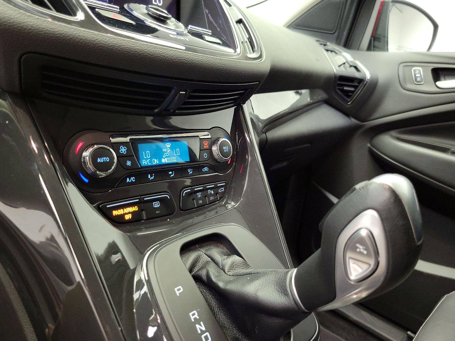 Thumbnail: 2015 Ford Escape - 17