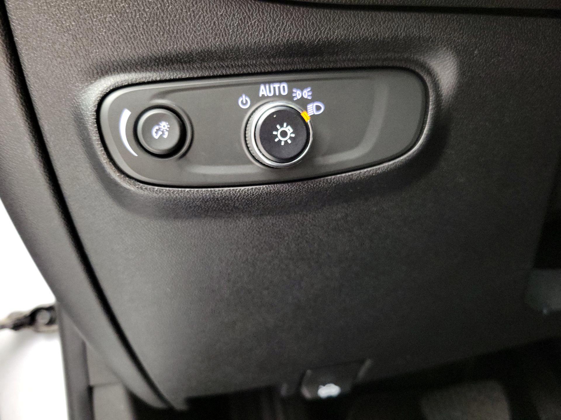 Thumbnail: 2019 Chevrolet Equinox - 13