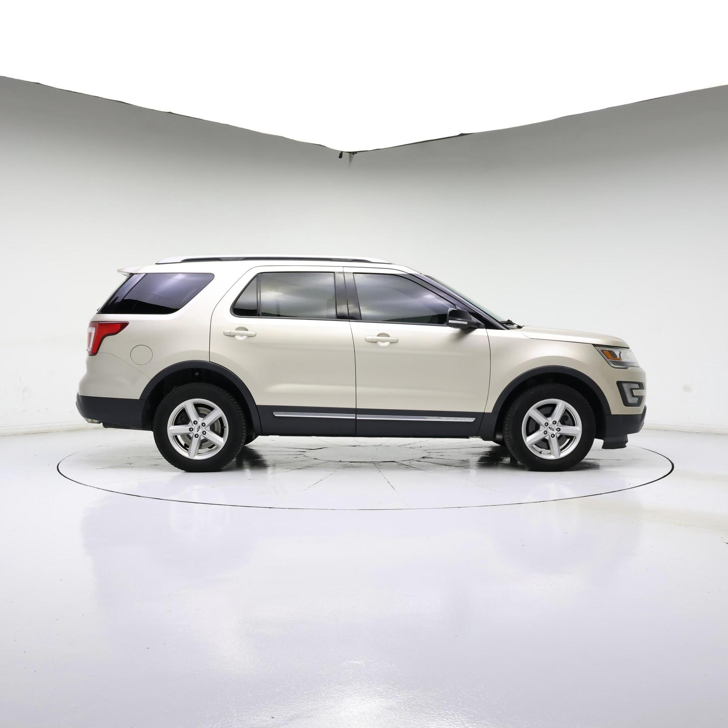 Thumbnail: 2017 Ford Explorer - 7