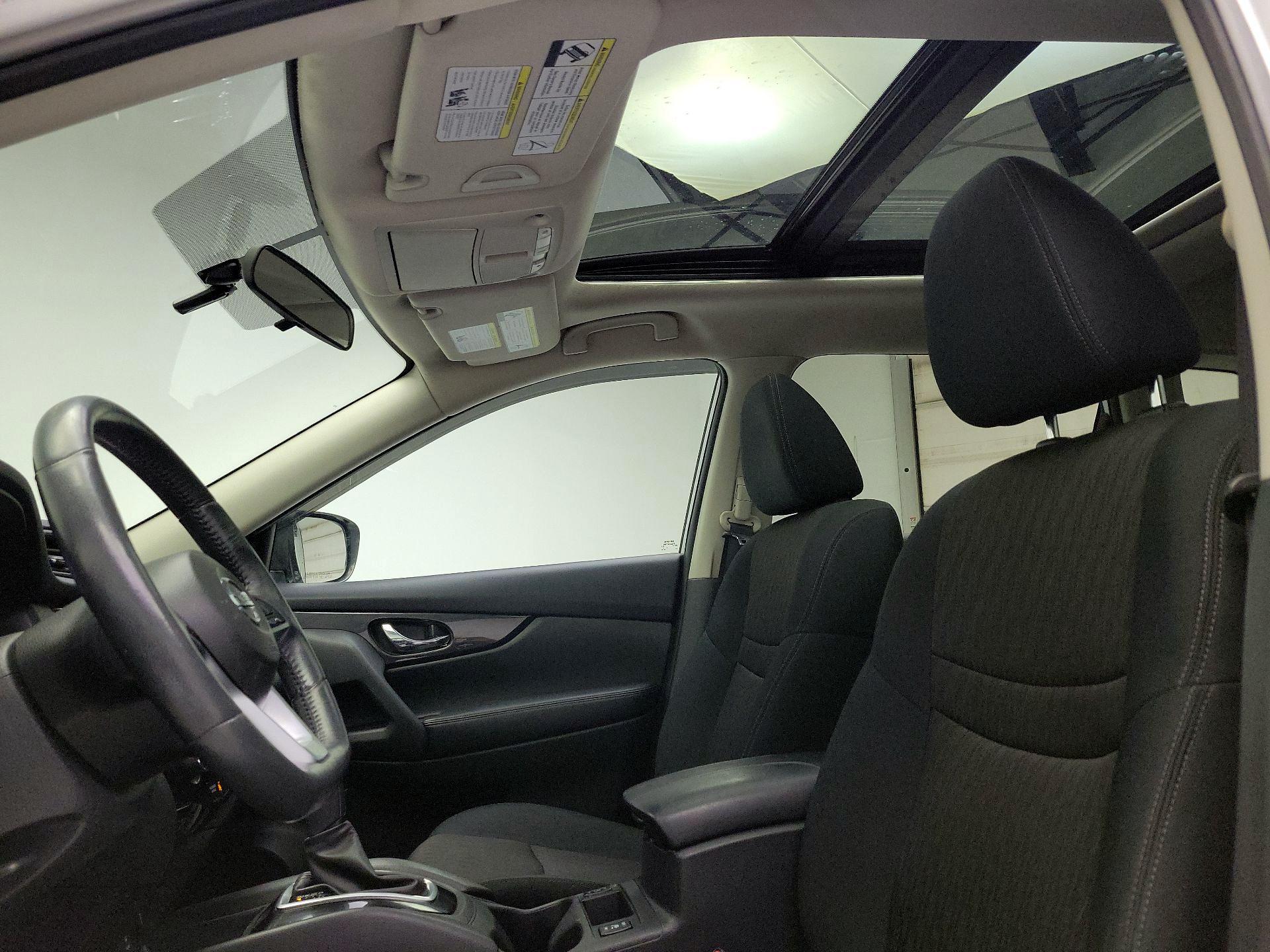 Thumbnail: 2017 Nissan Rogue - 20