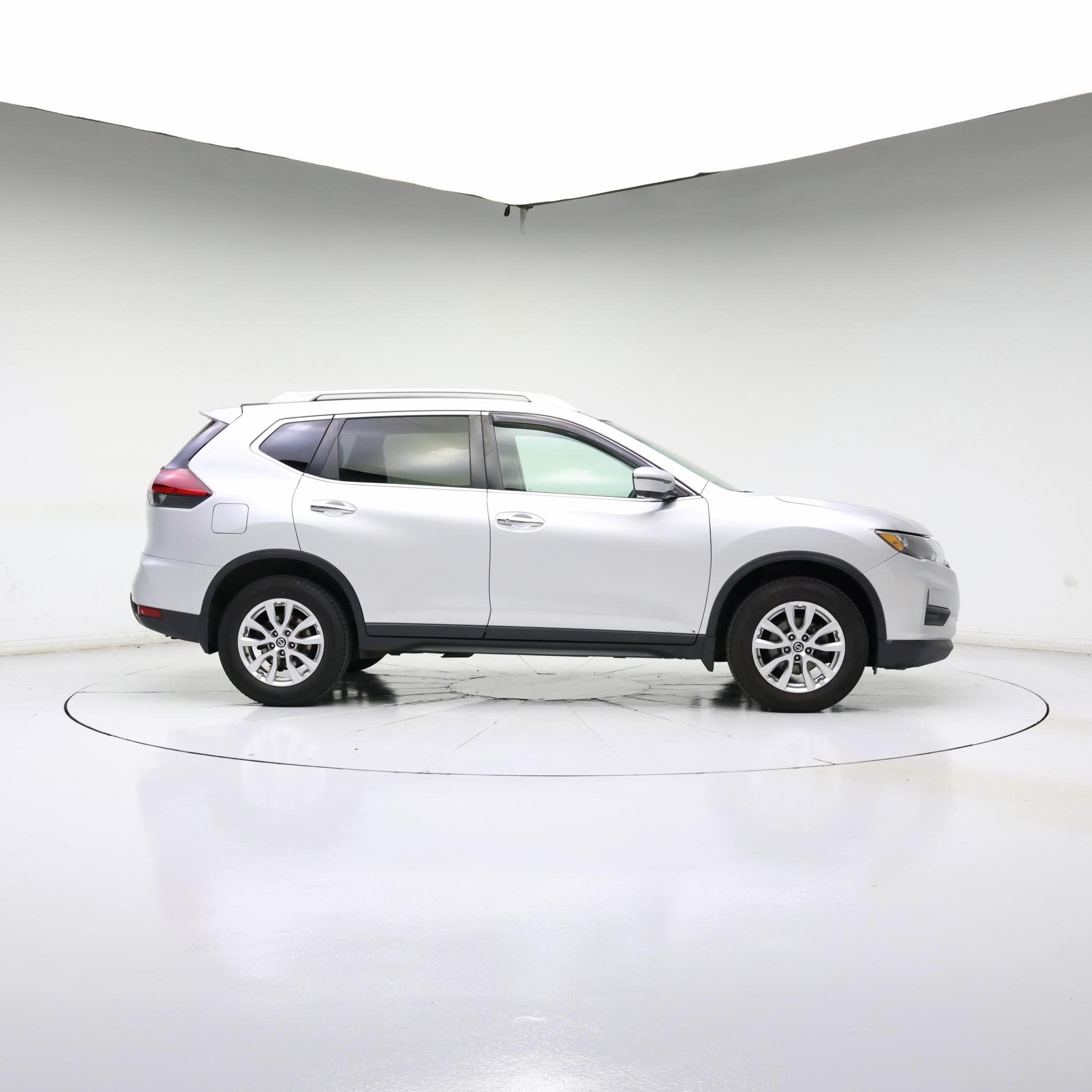 Thumbnail: 2017 Nissan Rogue - 7