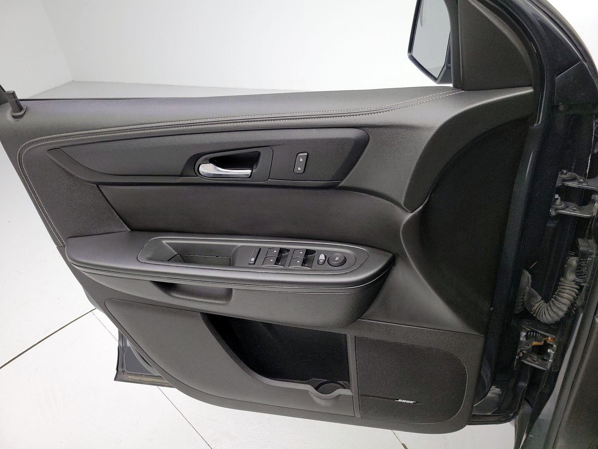 Thumbnail: 2014 Chevrolet Traverse - 12