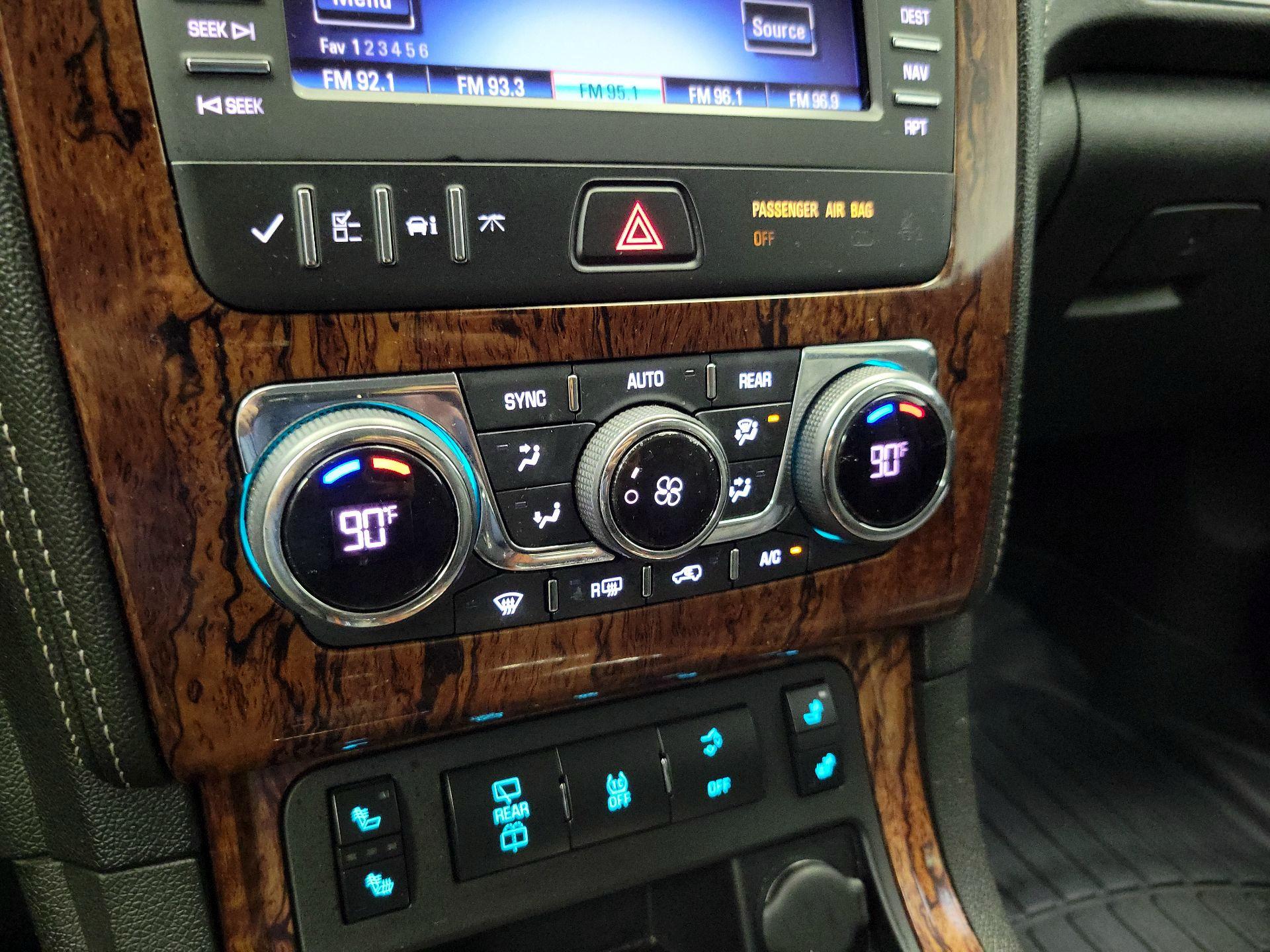 Thumbnail: 2014 Chevrolet Traverse - 17