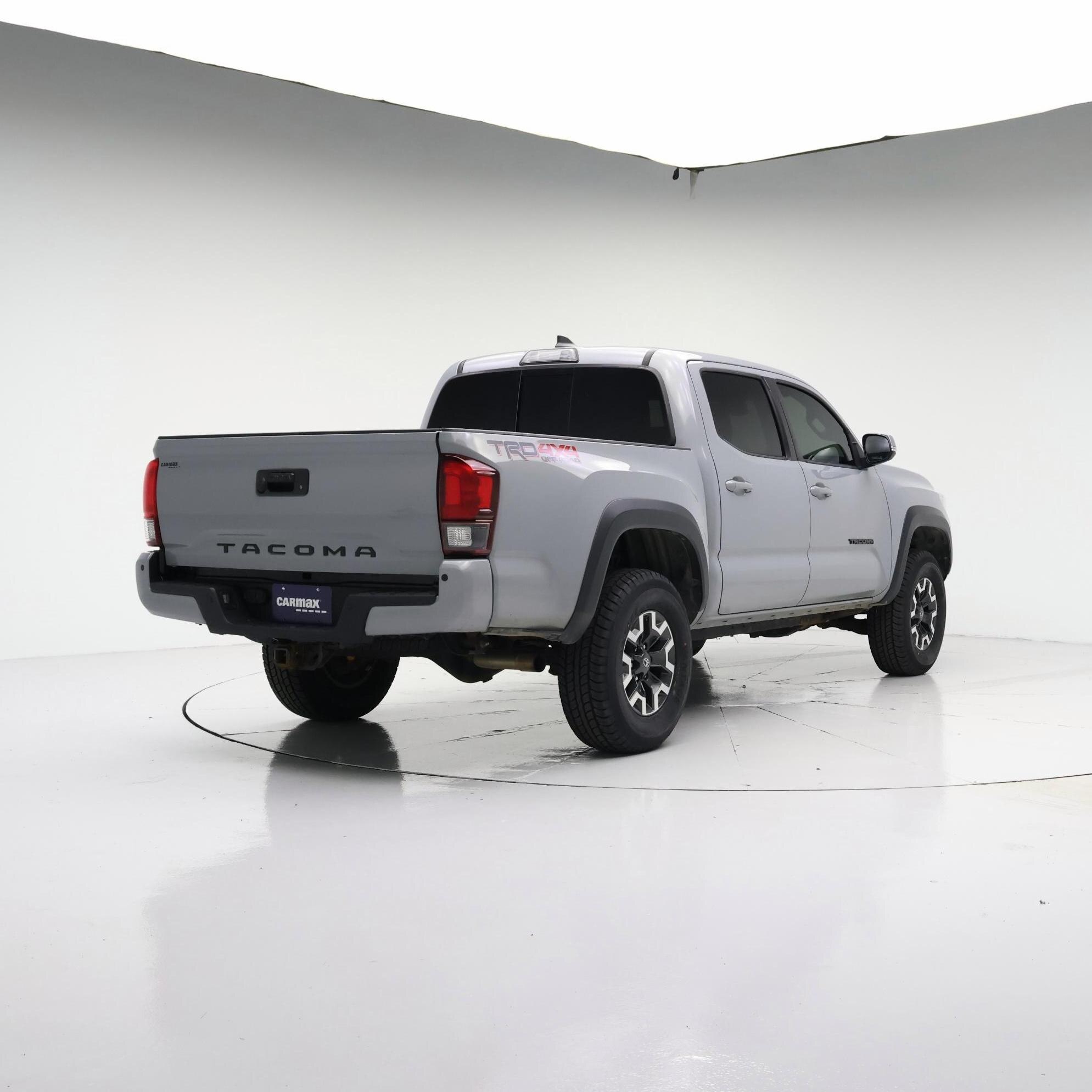 Thumbnail: 2019 Toyota Tacoma - 8