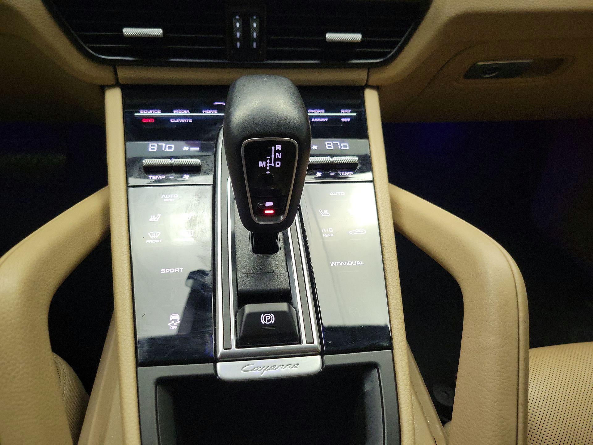 Thumbnail: 2019 Porsche Cayenne - 18