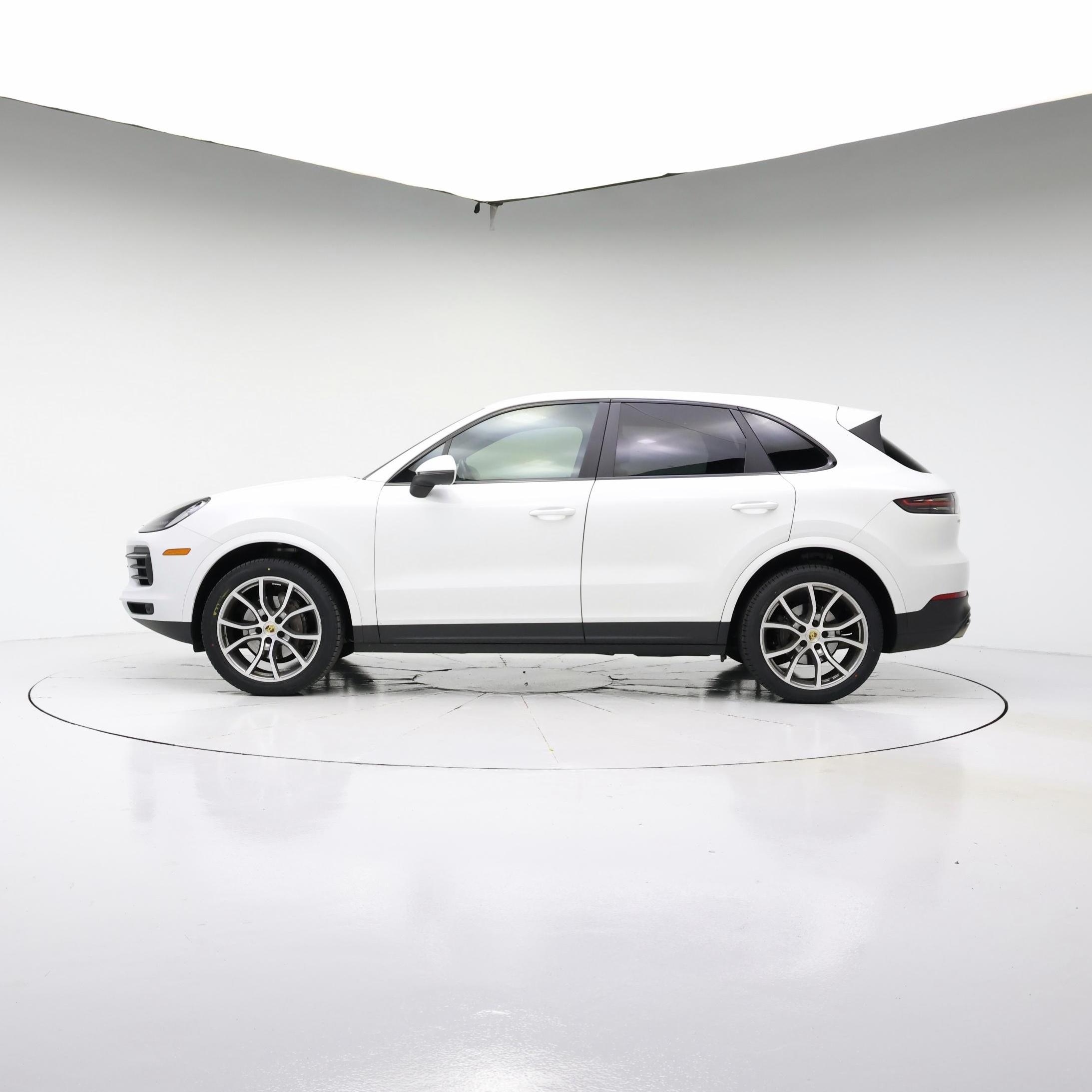 Thumbnail: 2019 Porsche Cayenne - 3