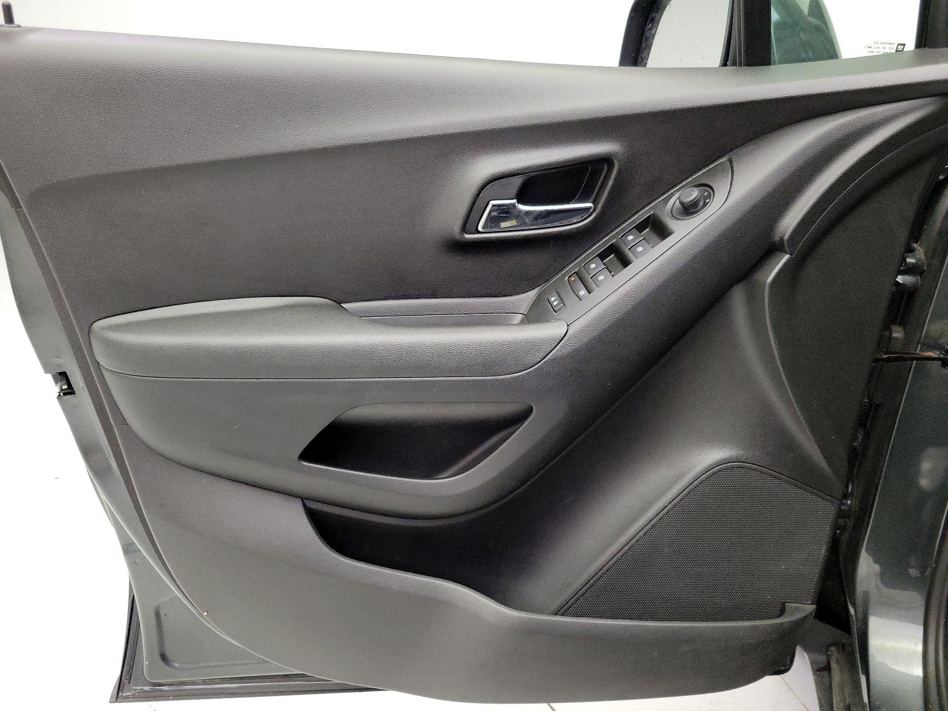 Thumbnail: 2019 Chevrolet Trax - 12