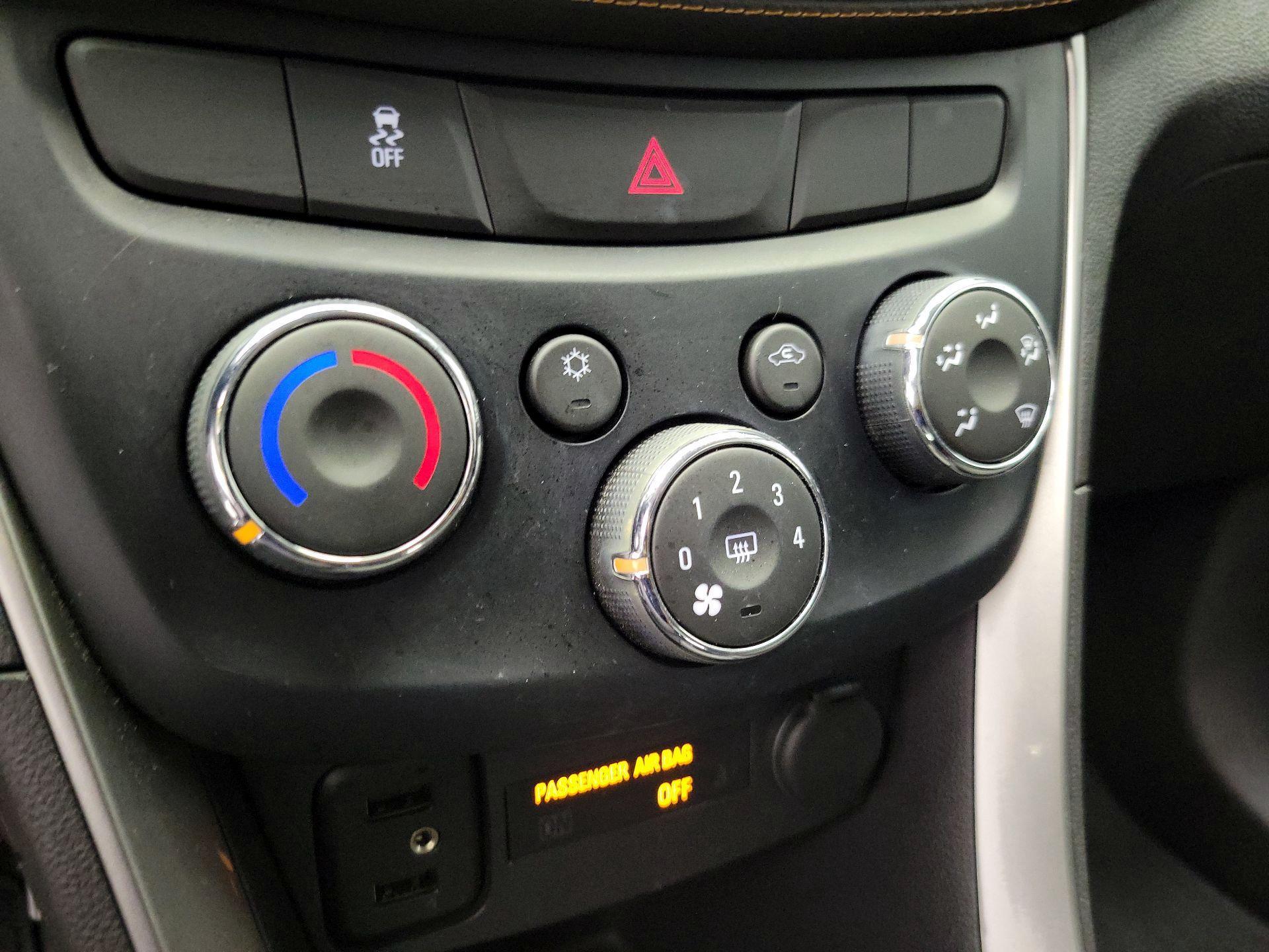 Thumbnail: 2019 Chevrolet Trax - 16